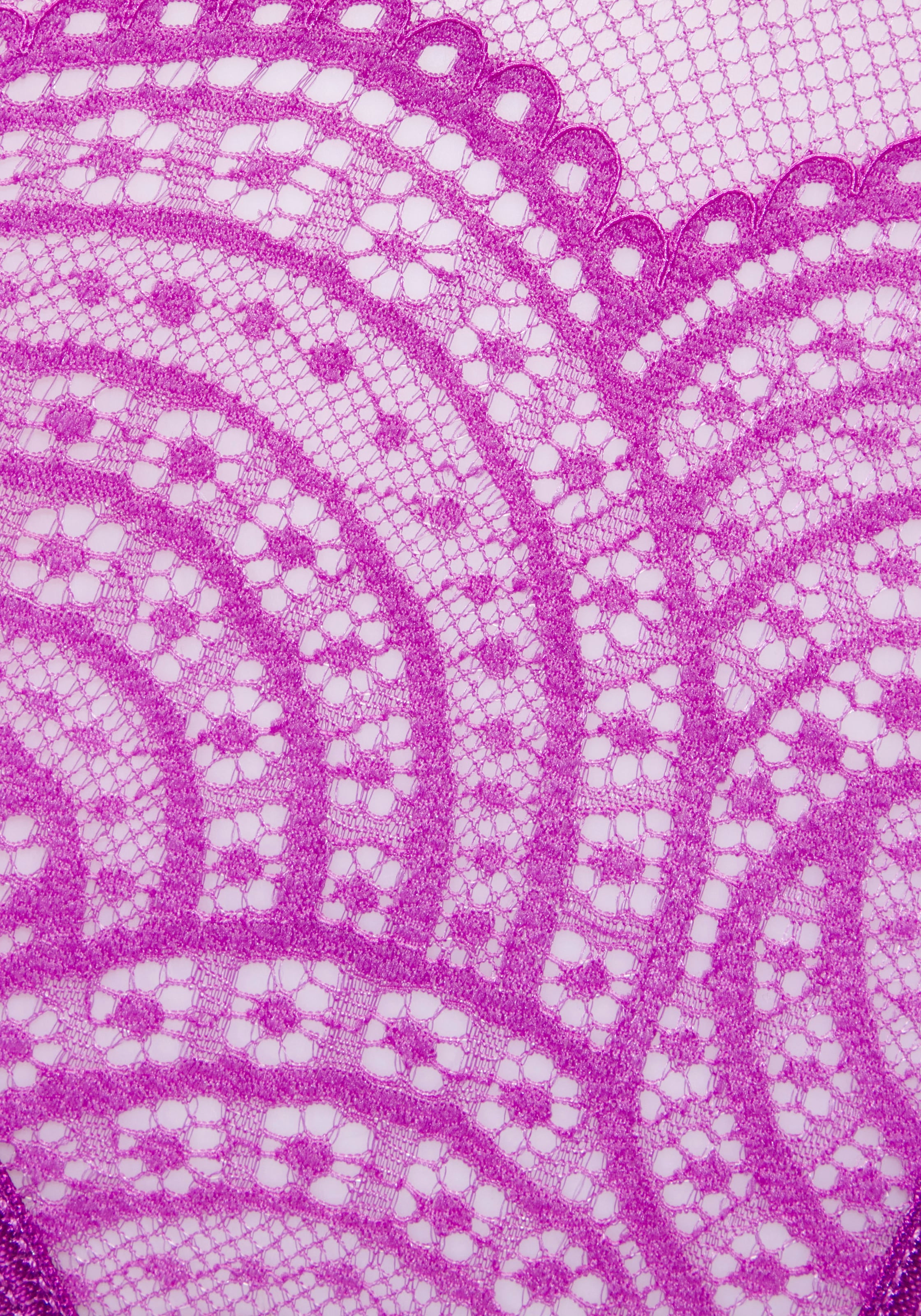 LASCANA String »Kira« mit recyceltem Polyamid in der Spitze