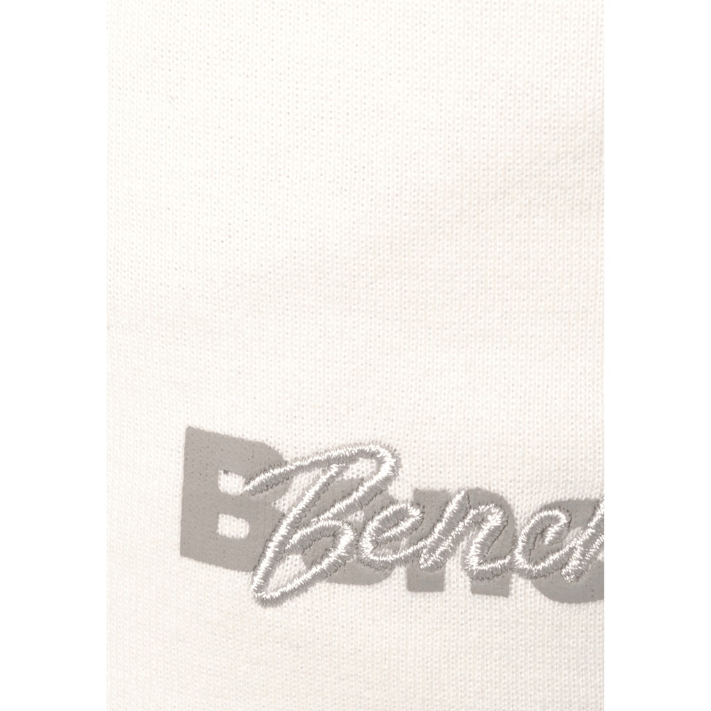 Bench. Loungewear Shorts, mit Logodruck und Stickerei