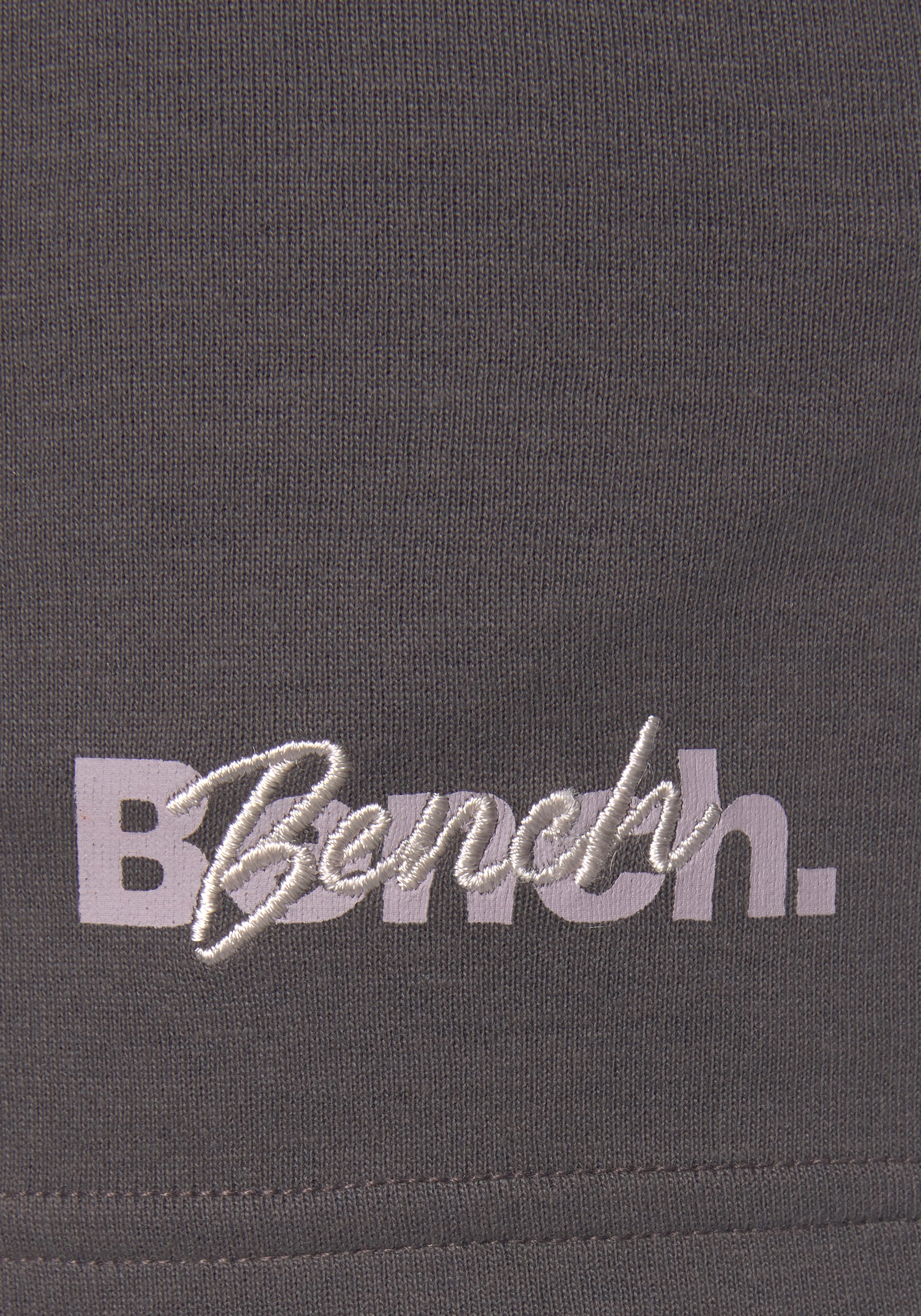 Bench. Loungewear Shorts  mit Logodruck und Stickerei