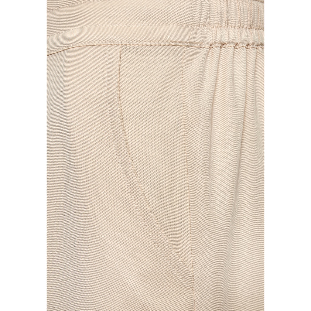 LASCANA Shorts, mit aufgesetzten Taschen und Gummizug, kurze Hose aus Lyocell