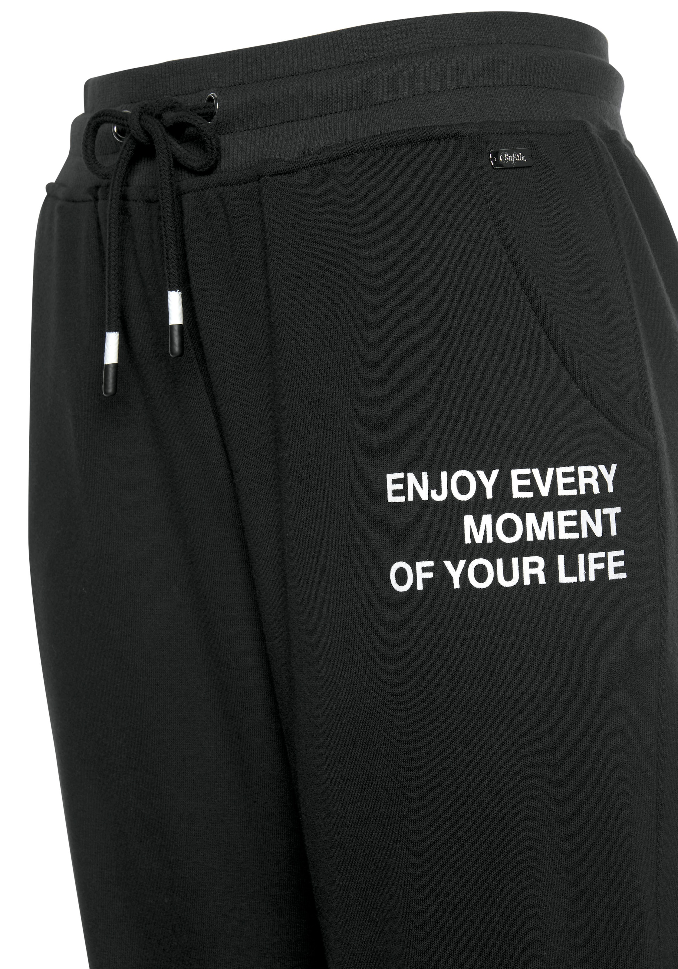 Buffalo Jogginghose, mit seitlichen Eingrifftaschen, Loungeanzug
