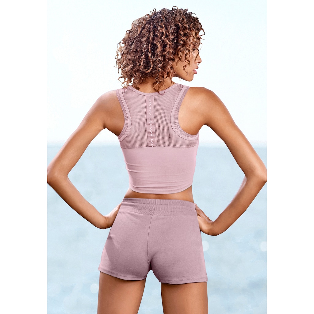 LASCANA ACTIVE Shorts, mit kleinen Seitenschlitzen