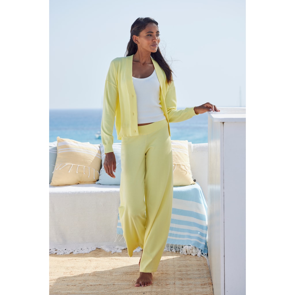 LASCANA Strickjacke, in kurzer Form, Loungewear