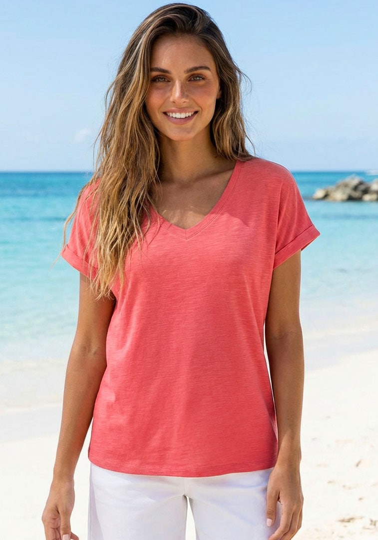 Beachtime by Lascana V-Shirt »mit fixiertem Ärmelumschlag« aus luftiger Viskose-Qualität