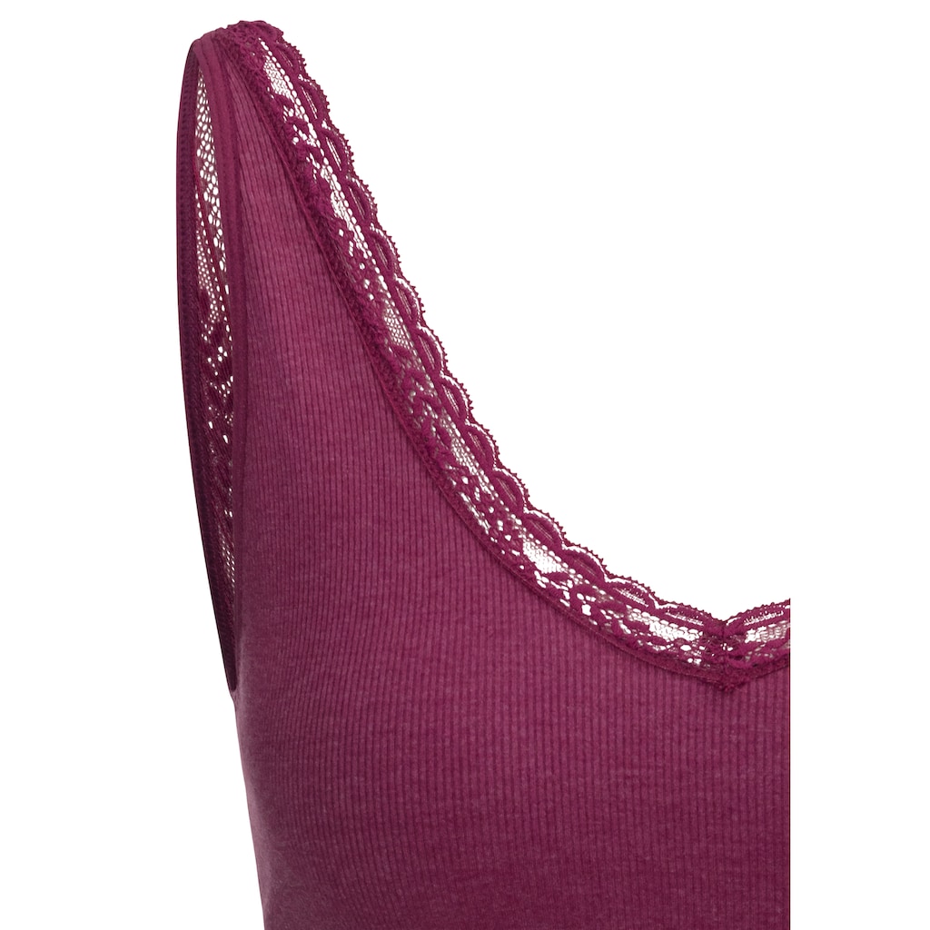 s.Oliver Bustier, aus feiner Spitze