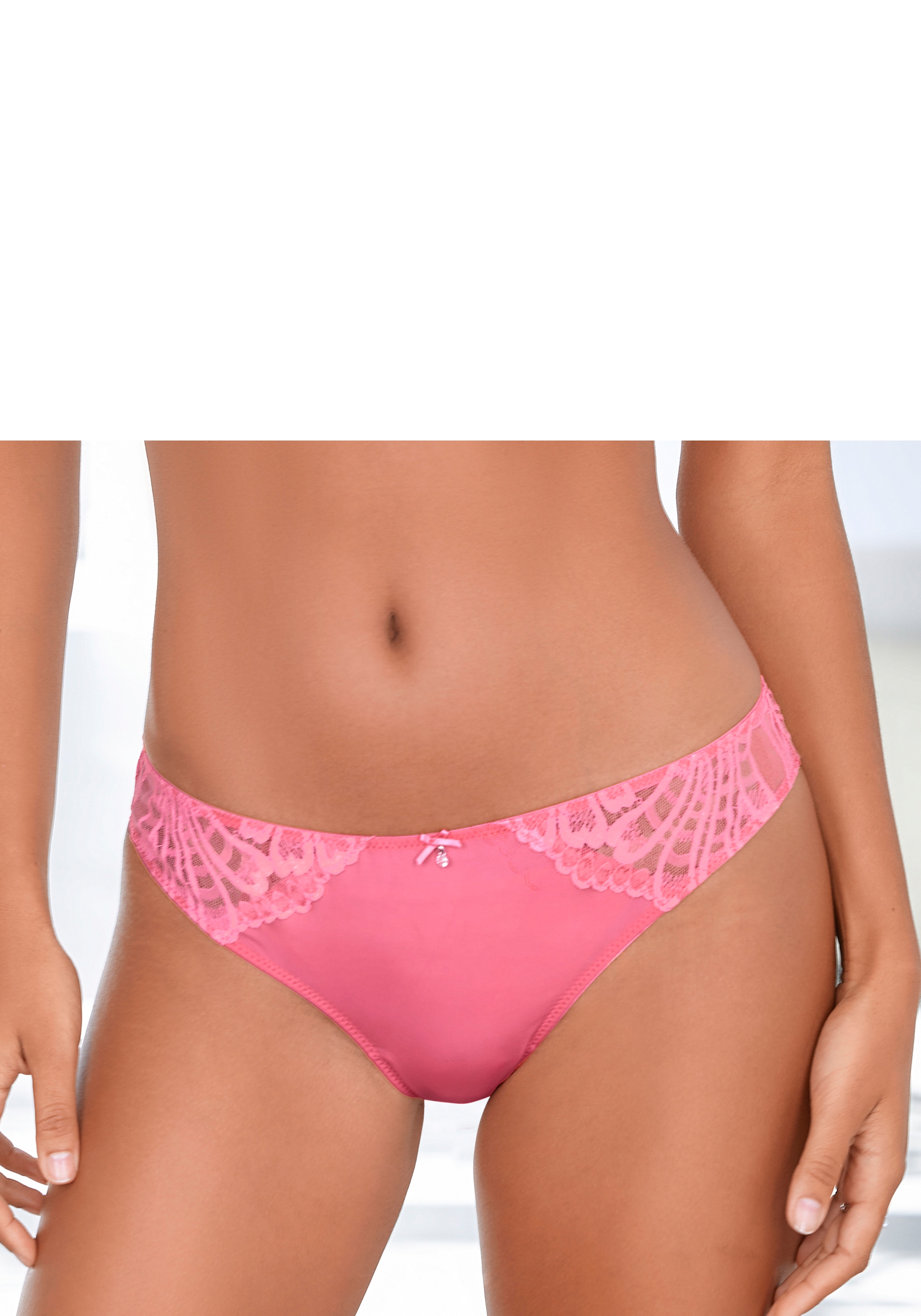 LASCANA Tanga »Flora« arrière en dentelle légèrement transparente