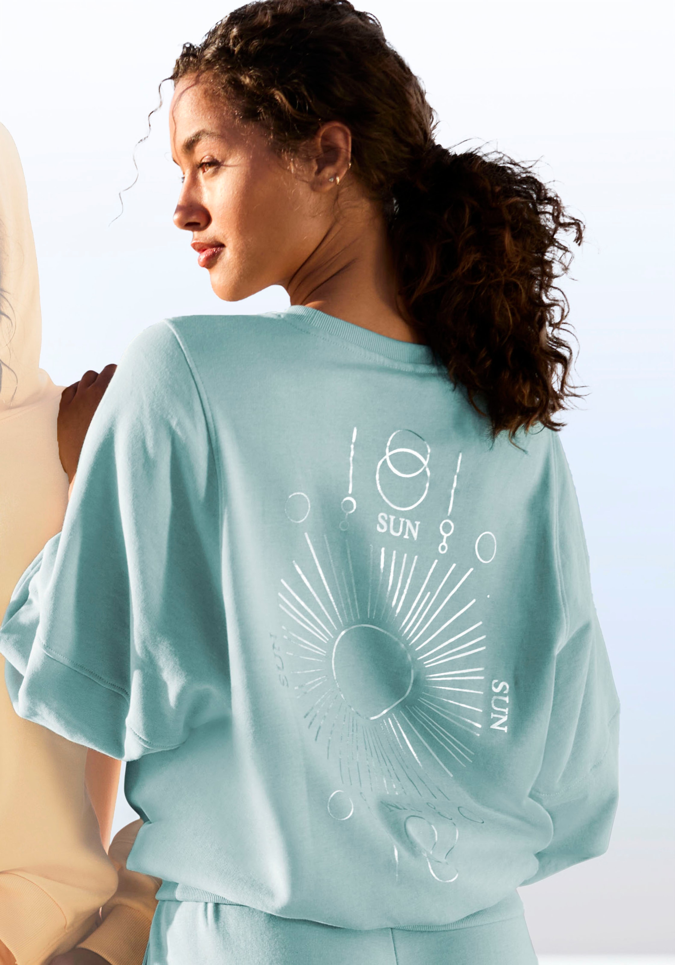 Buffalo Sweatshirt , Loungeshirt mit grossem Rückenprint- mit Glanz-Effekt, Loungewear
