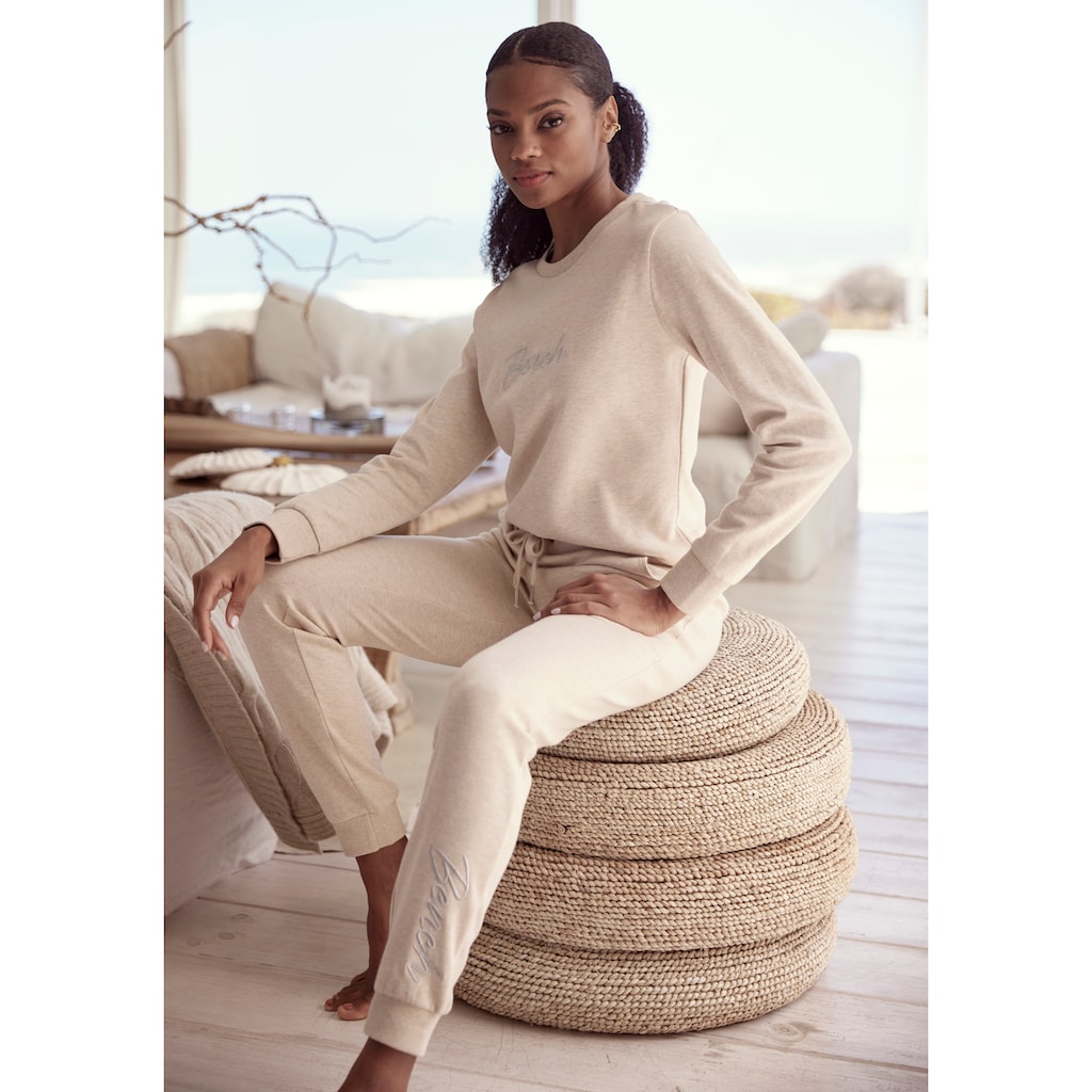 Bench. Loungewear Relaxhose, mit glänzender Logostickerei, Loungewear, Loungeanzug