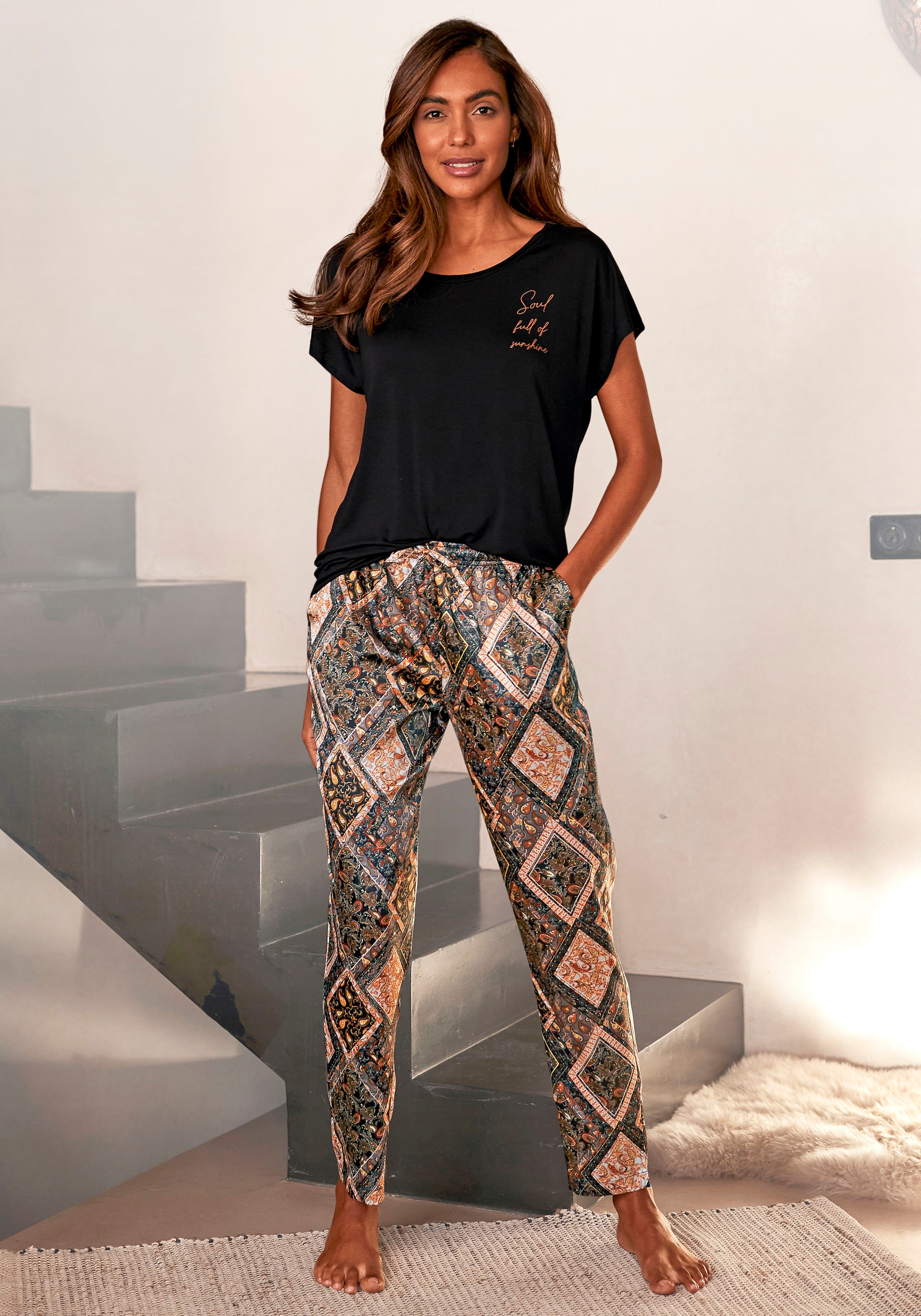 LASCANA Pyjama Set, 2 Stk. mit edler Satin-Hose