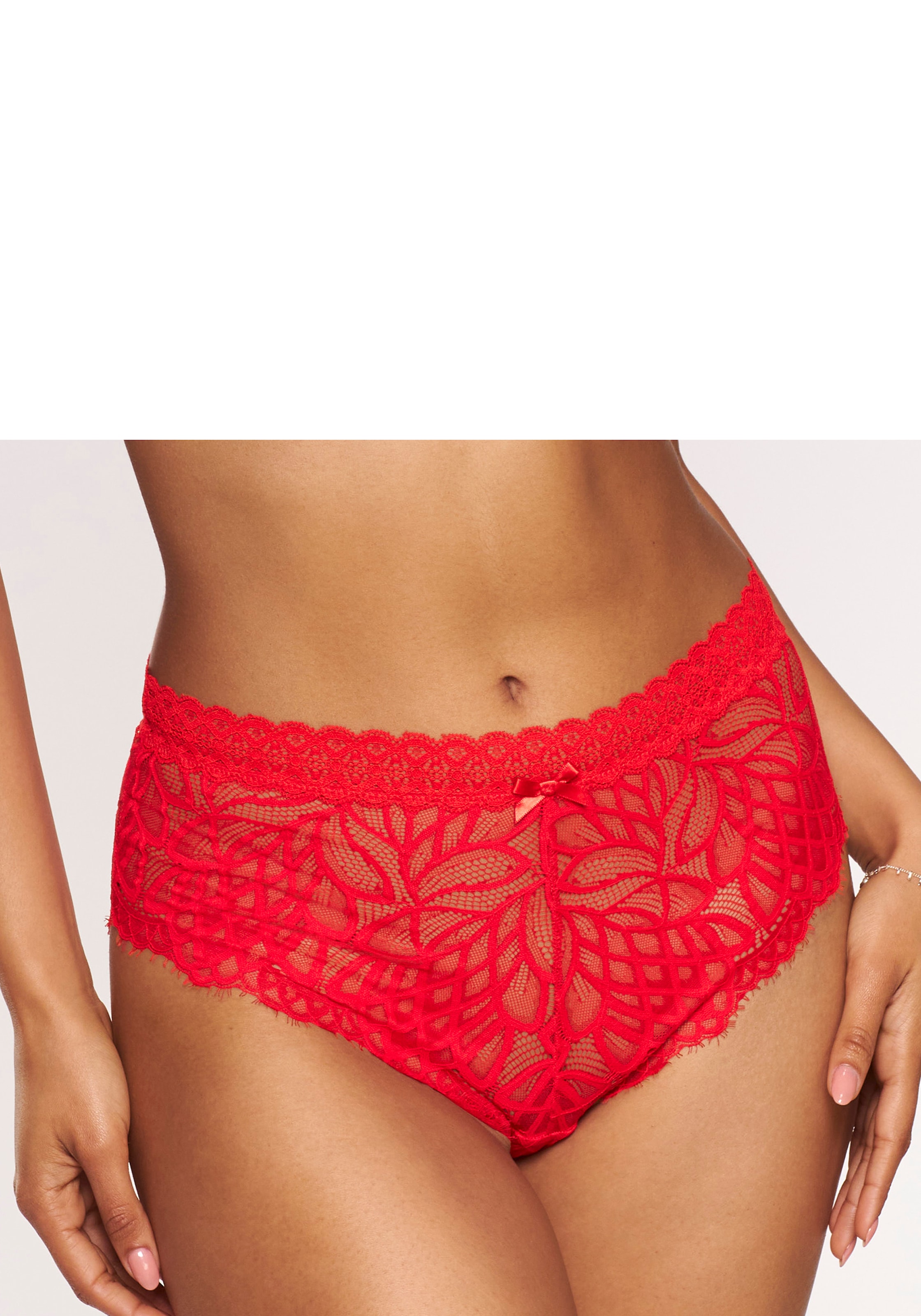 LASCANA Slip »Cara« aus dezent transparenter Spitze, anteilig aus recyceltem Material