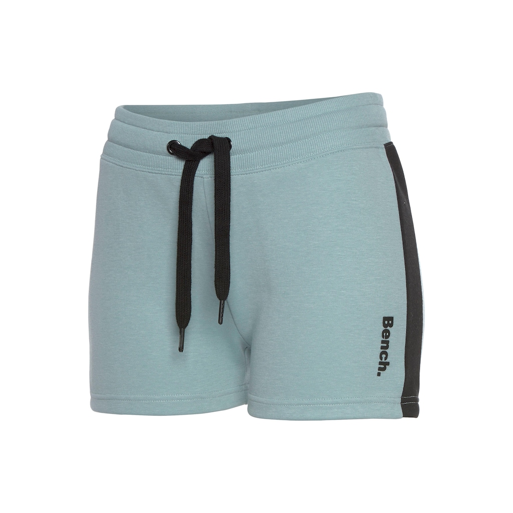 Bench. Loungewear Relaxshorts, mit Seitenstreifen, Loungewear