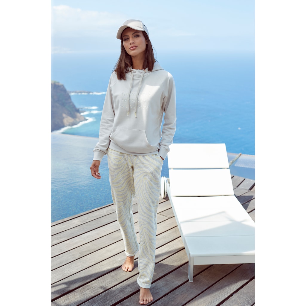 LASCANA Hoodie, mit Statement Druck, Loungeanzug