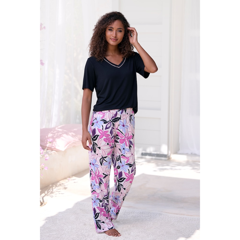 LASCANA Pyjama, (2 tlg.), mit schönem Blumendruck