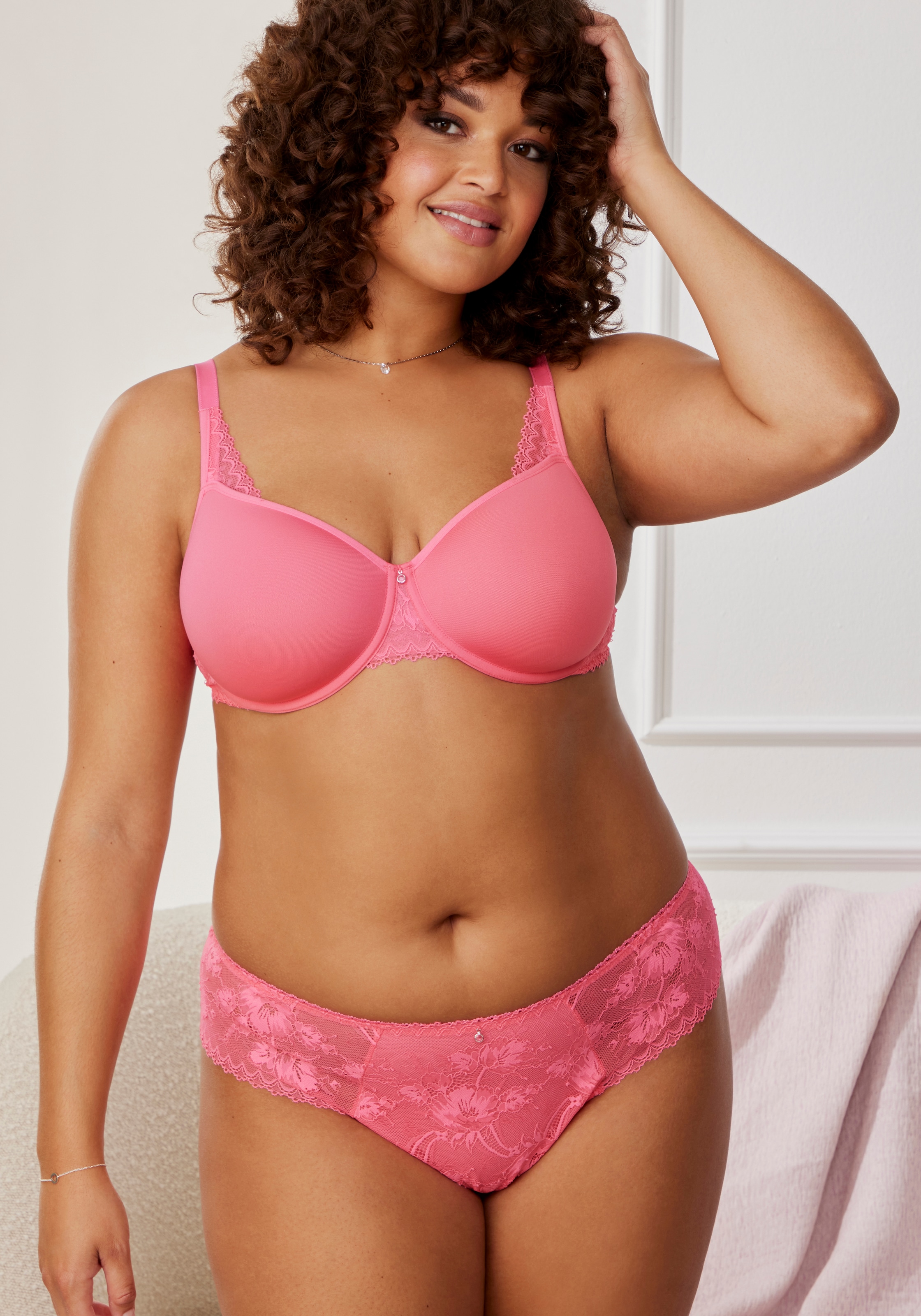 LASCANA Soutien-gorge minimisant mit Spacer-Schalen und Bügel, Basic Dessous