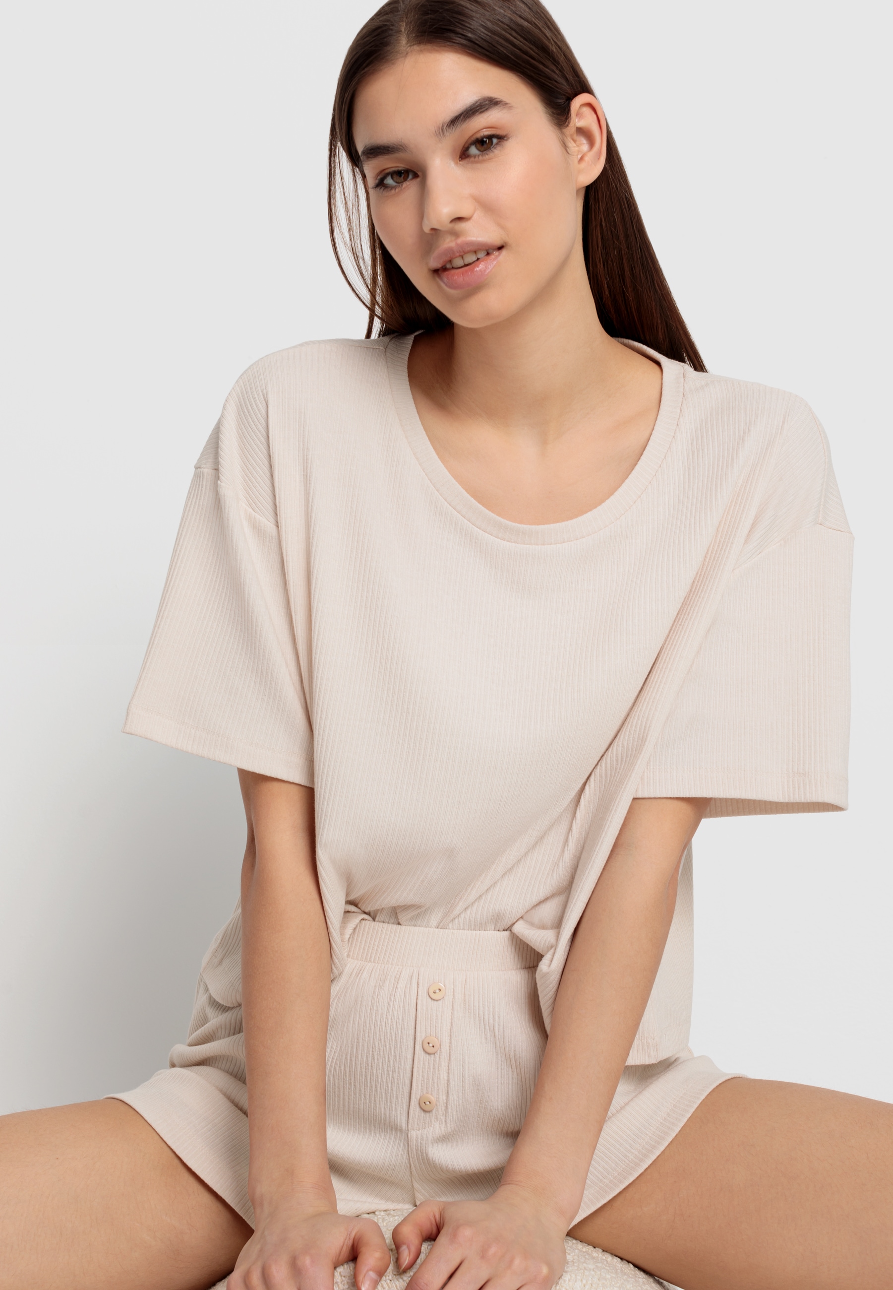 LSCN by LASCANA Shorty, (2 tlg.), mit kleiner Zierknopfleiste