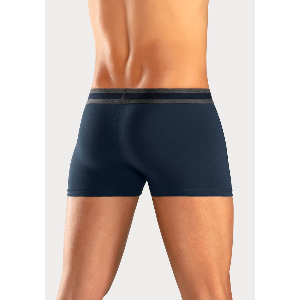 Bench. Boxer »Boxershorts für Herren«, (Packung, 4 St.), Unterhosen mit Overlock-Nähten vorn