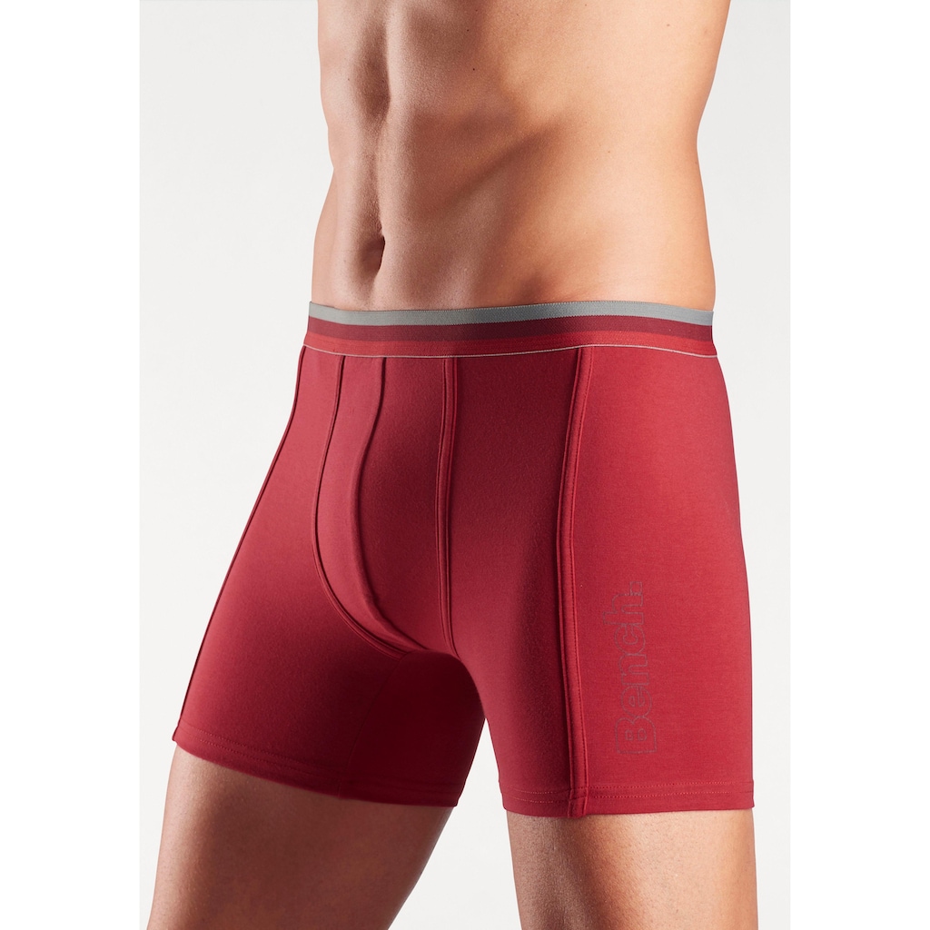 Bench. Langer Boxer, (Packung, 3 St.), Unterhosen mit elastischem Bund und Logodruck auf dem Bein