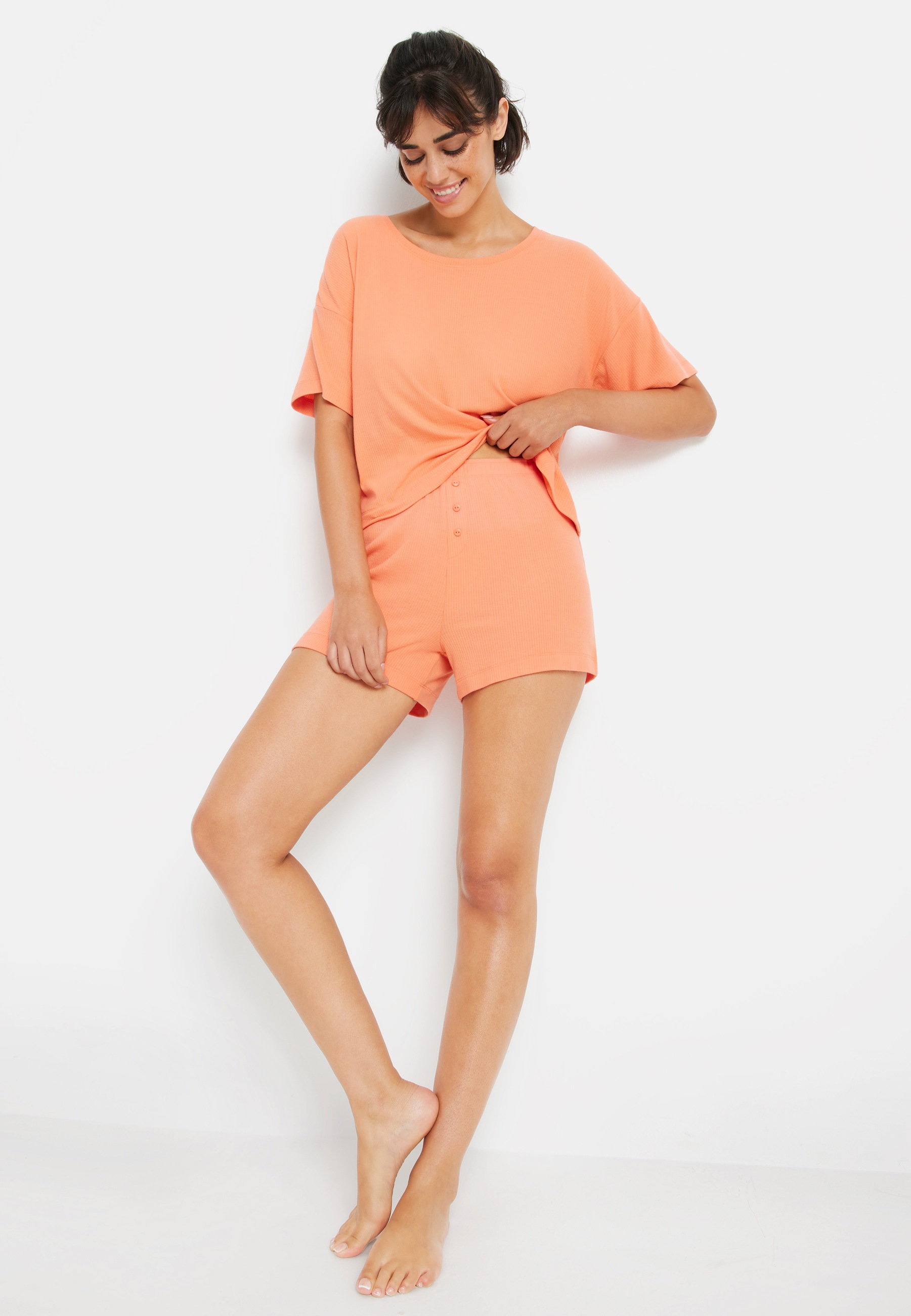 LSCN by LASCANA Shorty, (2 tlg.), mit kleiner Zierknopfleiste