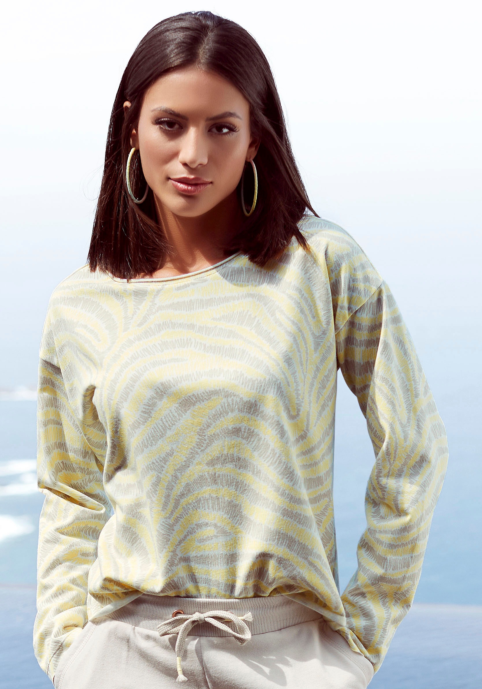 LASCANA Sweatshirt, mit Statement Druck, Loungewear