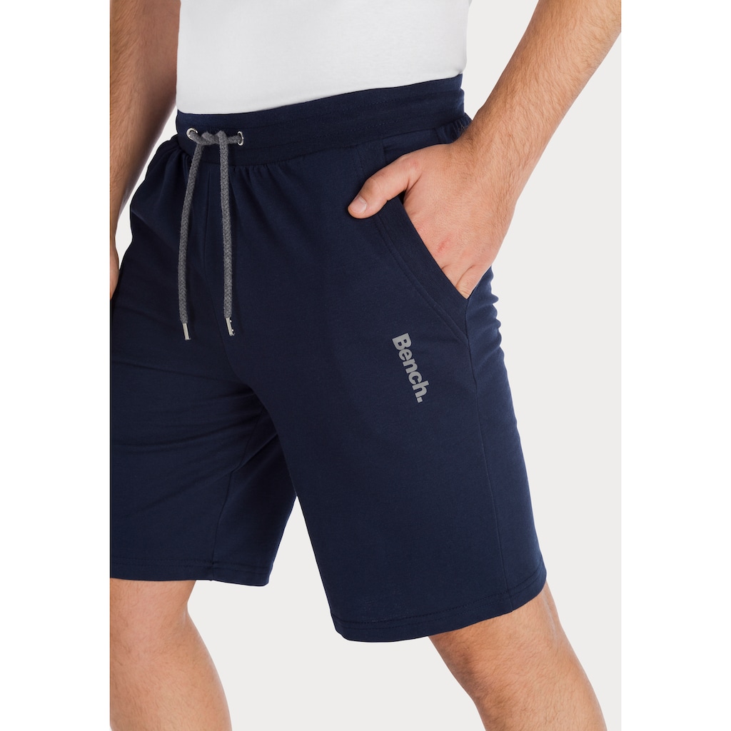 Bench. Loungewear Sweatshorts, mit seitlichen Taschen