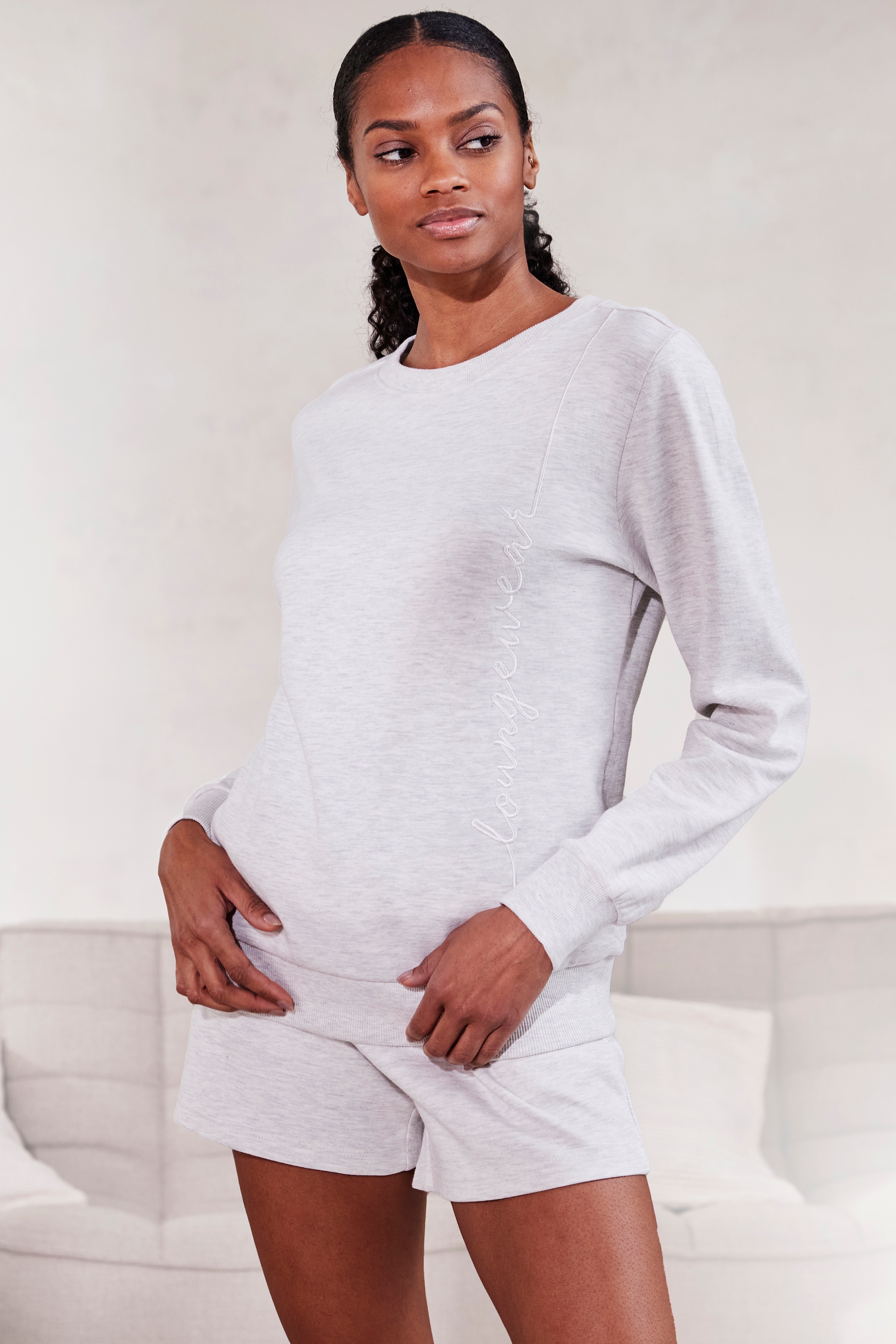 Vivance Sweatshorts bequeme kurze Loungehose mit seitlichen Taschen
