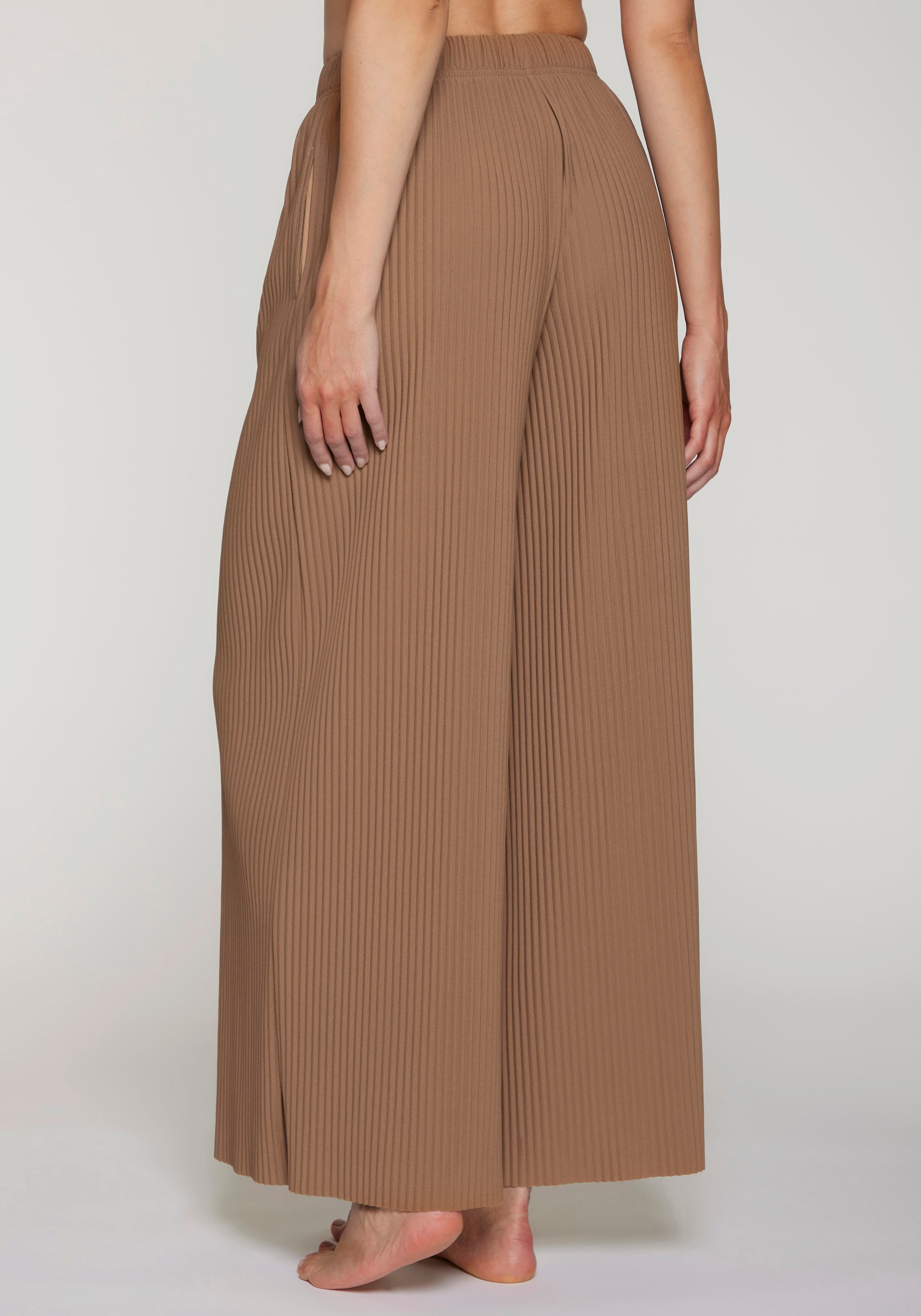 LASCANA Pantalon à enfiler  forme ample, avec plis plissés
