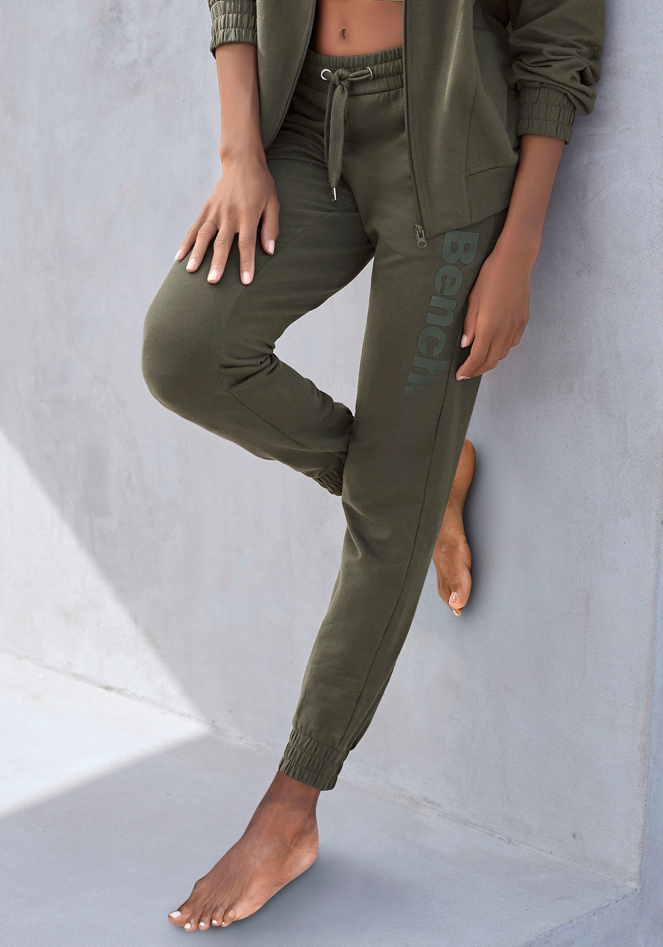 Bench. Loungewear Homewearhose mit Reissverschluss Taschen, Loungeanzug