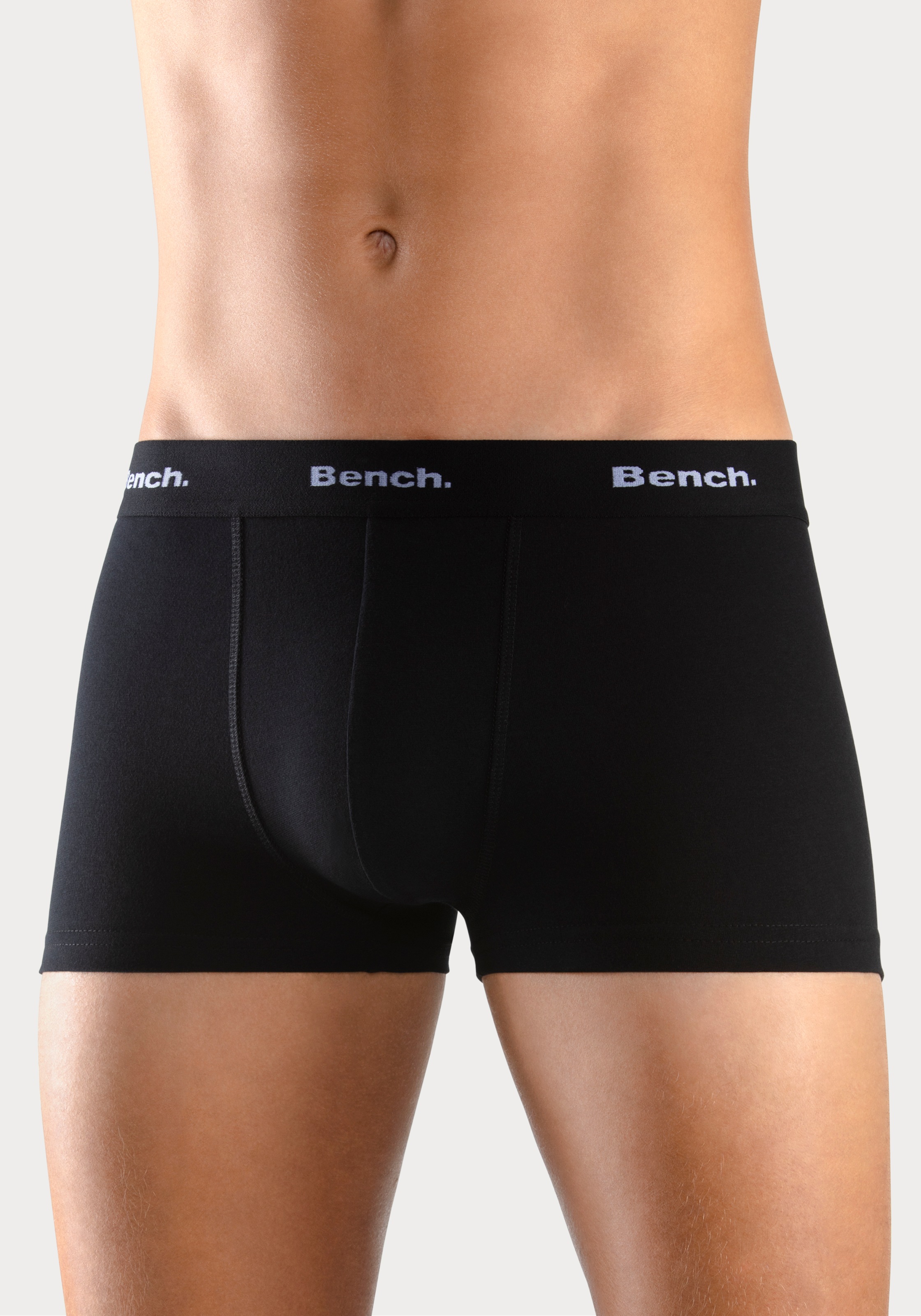 Bench. Hipster Packung, 4 Stk. knapp sitzende Boxershorts aus Baumwollmischung