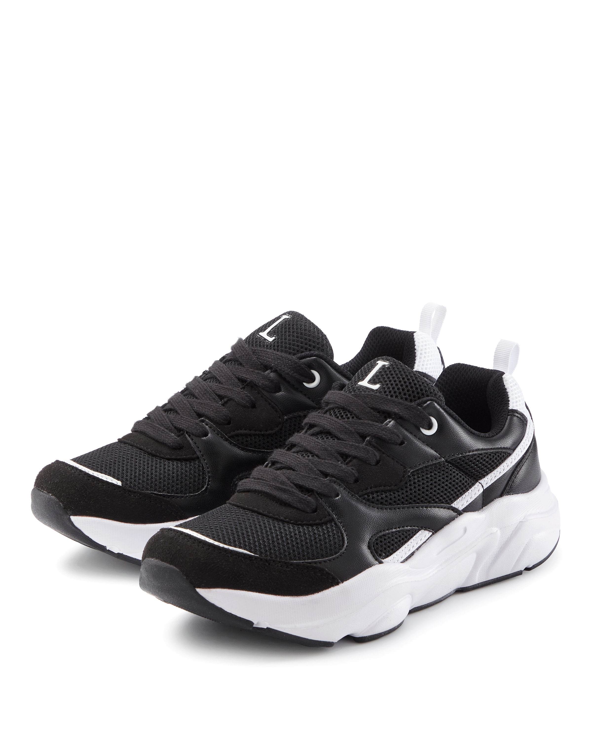 LASCANA Sneaker, mit ultraleichter Chunky-Sohle, Schnürhalbschuh, Freizeitschuh