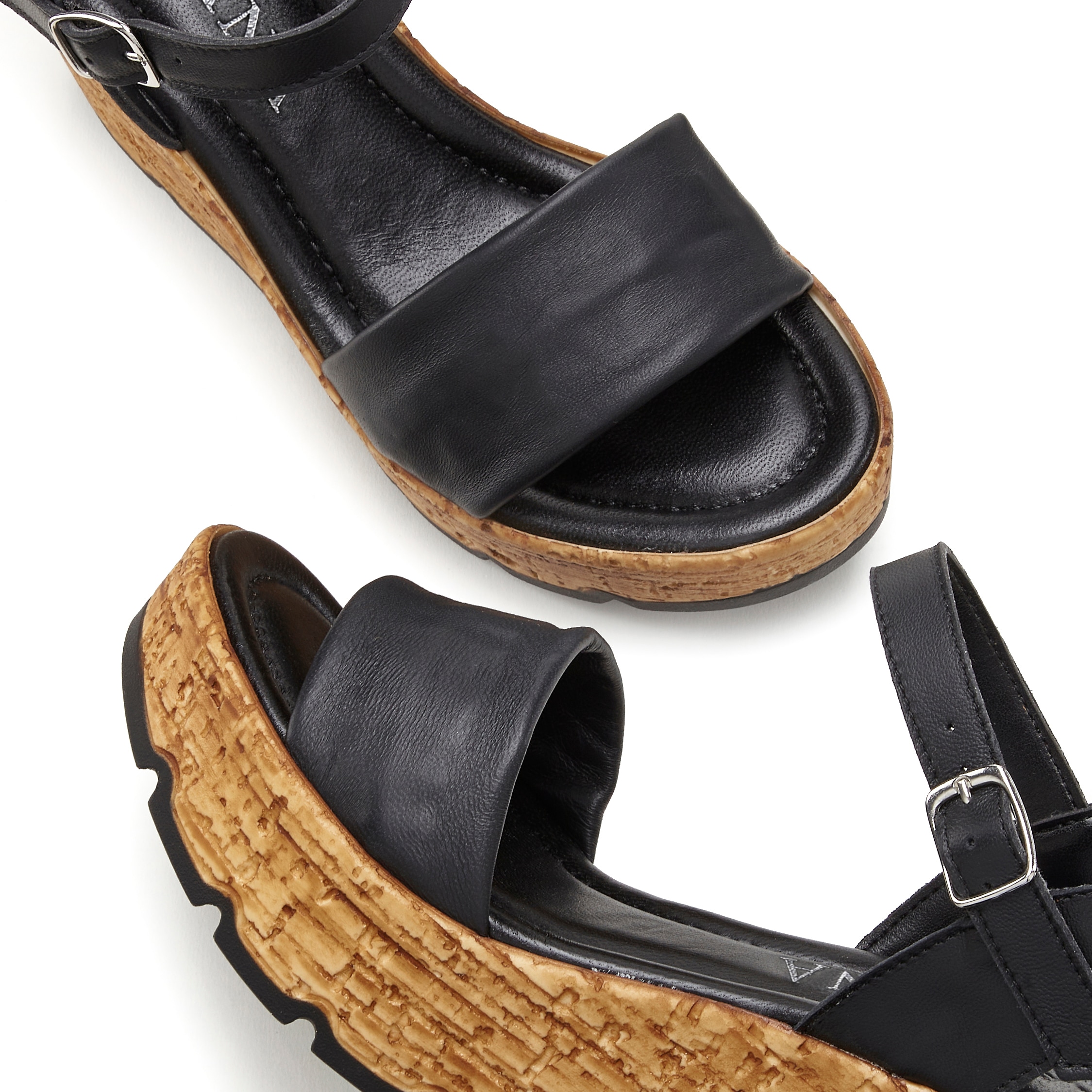 LASCANA Sandales »Sommerschuh, offener Schuh, Sandale, Keilsandalette,«  NEU aus Leder mit Keilabsatz
