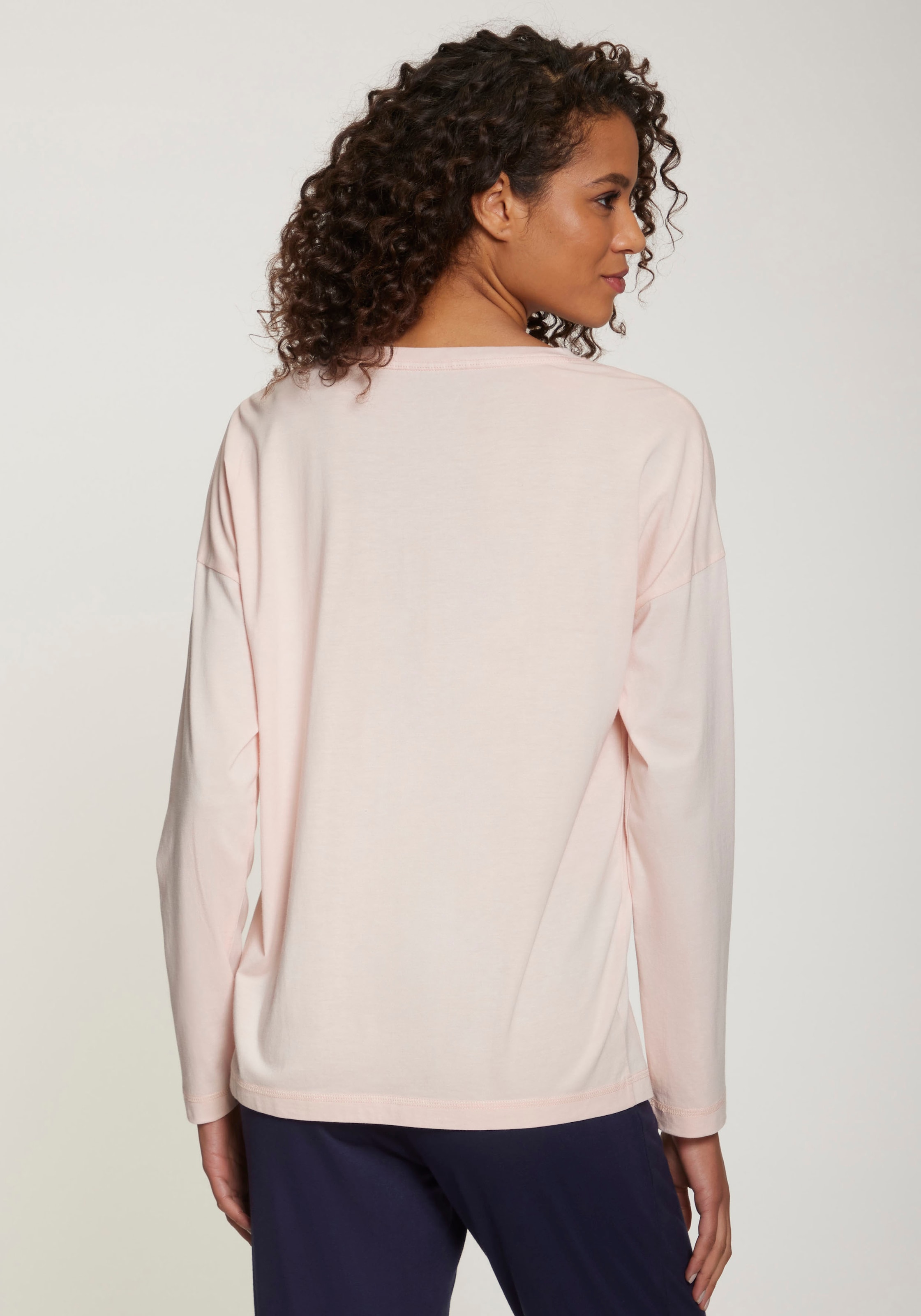Vivance Dreams Langarmshirt, mit kleinem Brust-Print