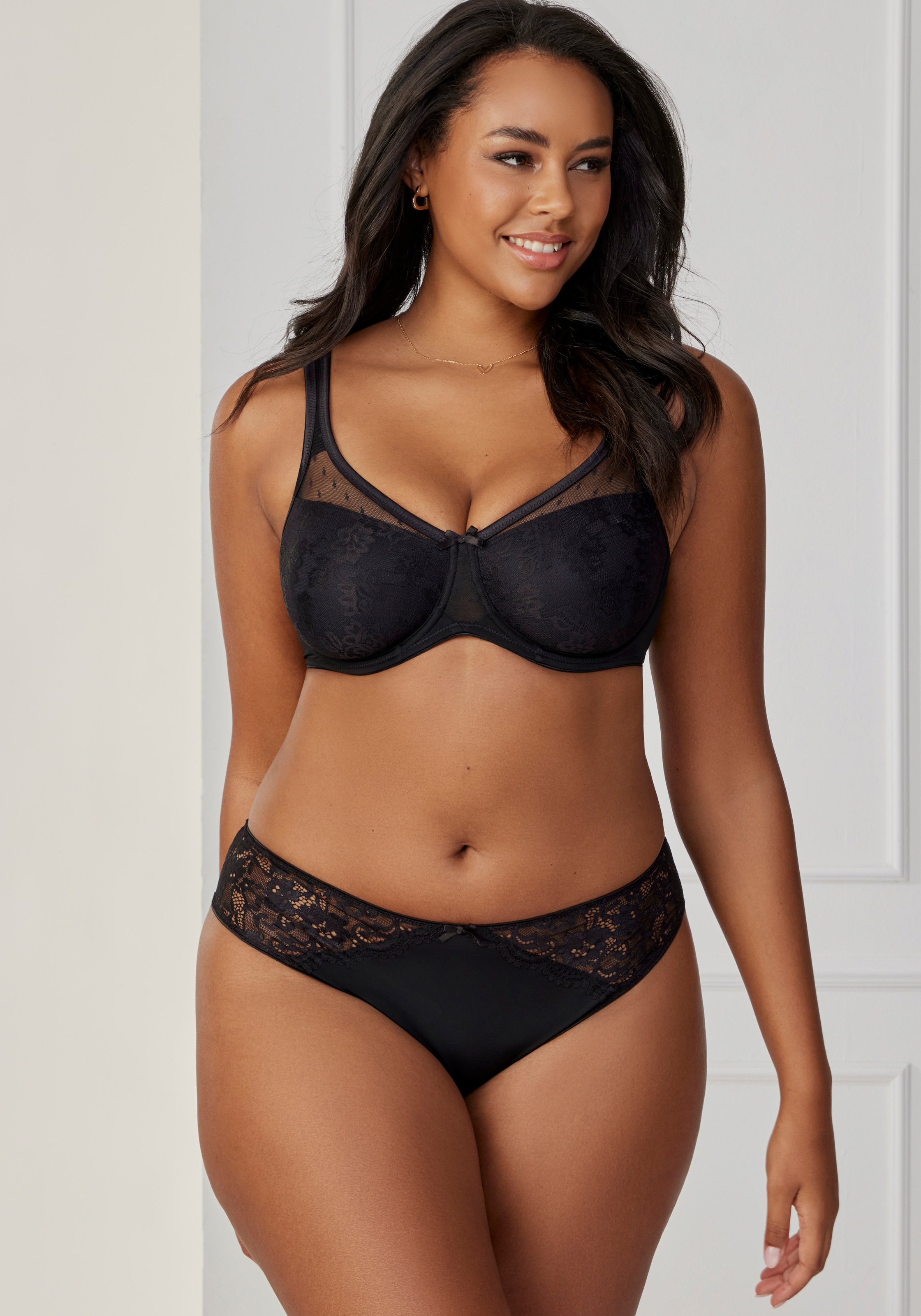 Nuance Slip, aus weichem Microtouch-Material mit Spitzeneinsätzen, Basic