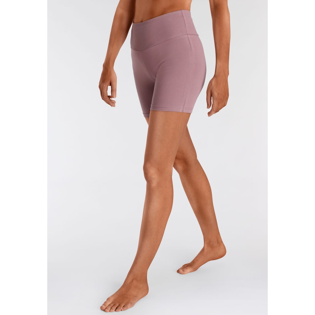 LASCANA Shorts, mit breitem Bündchen und Logodruck
