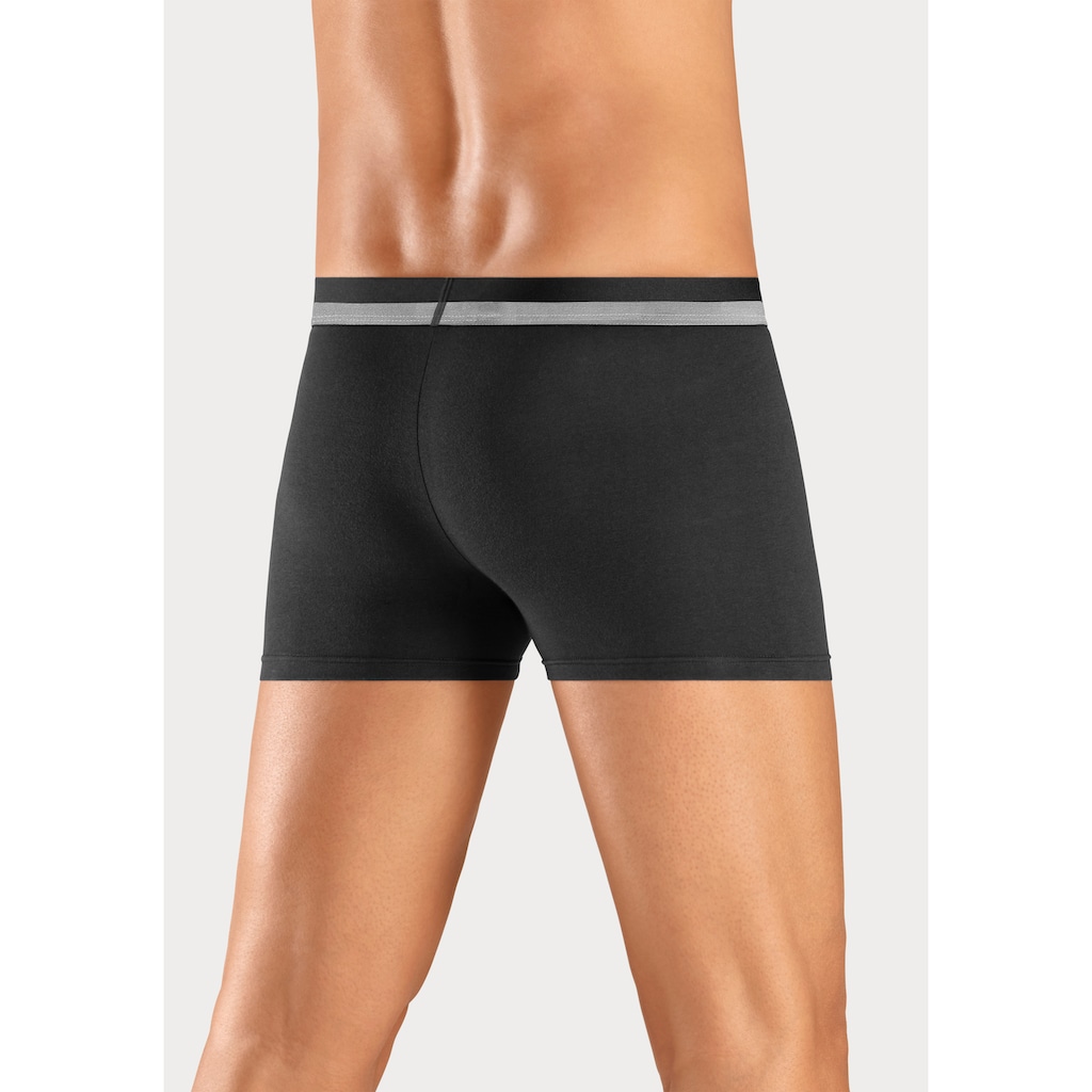 Bruno Banani Boxer »Boxershorts für Herren«, (Packung, 4 St.), mit erhabenem Logo-Druck auf dem Bund