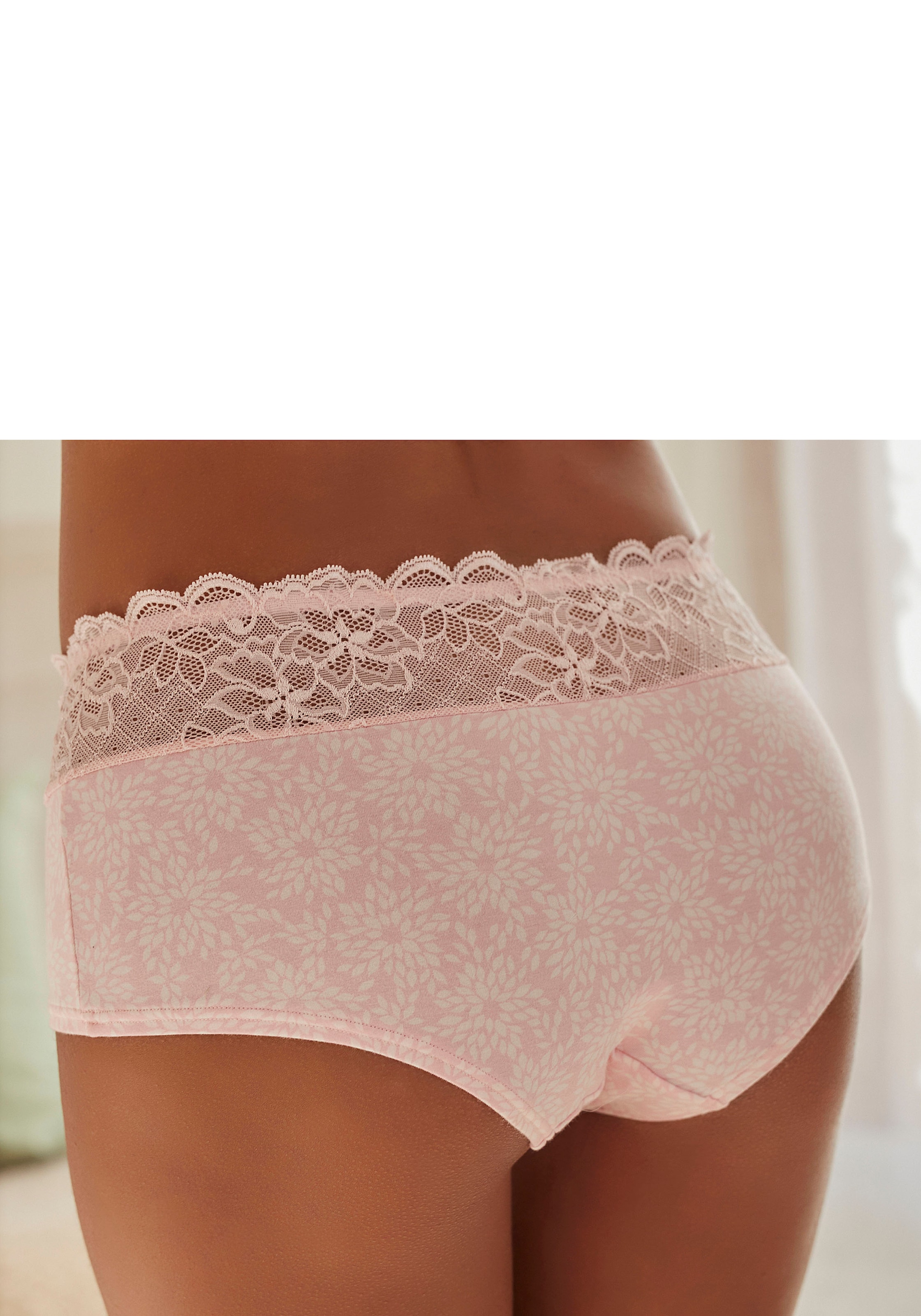 Nuance Panty mit floralem Spitzenbund