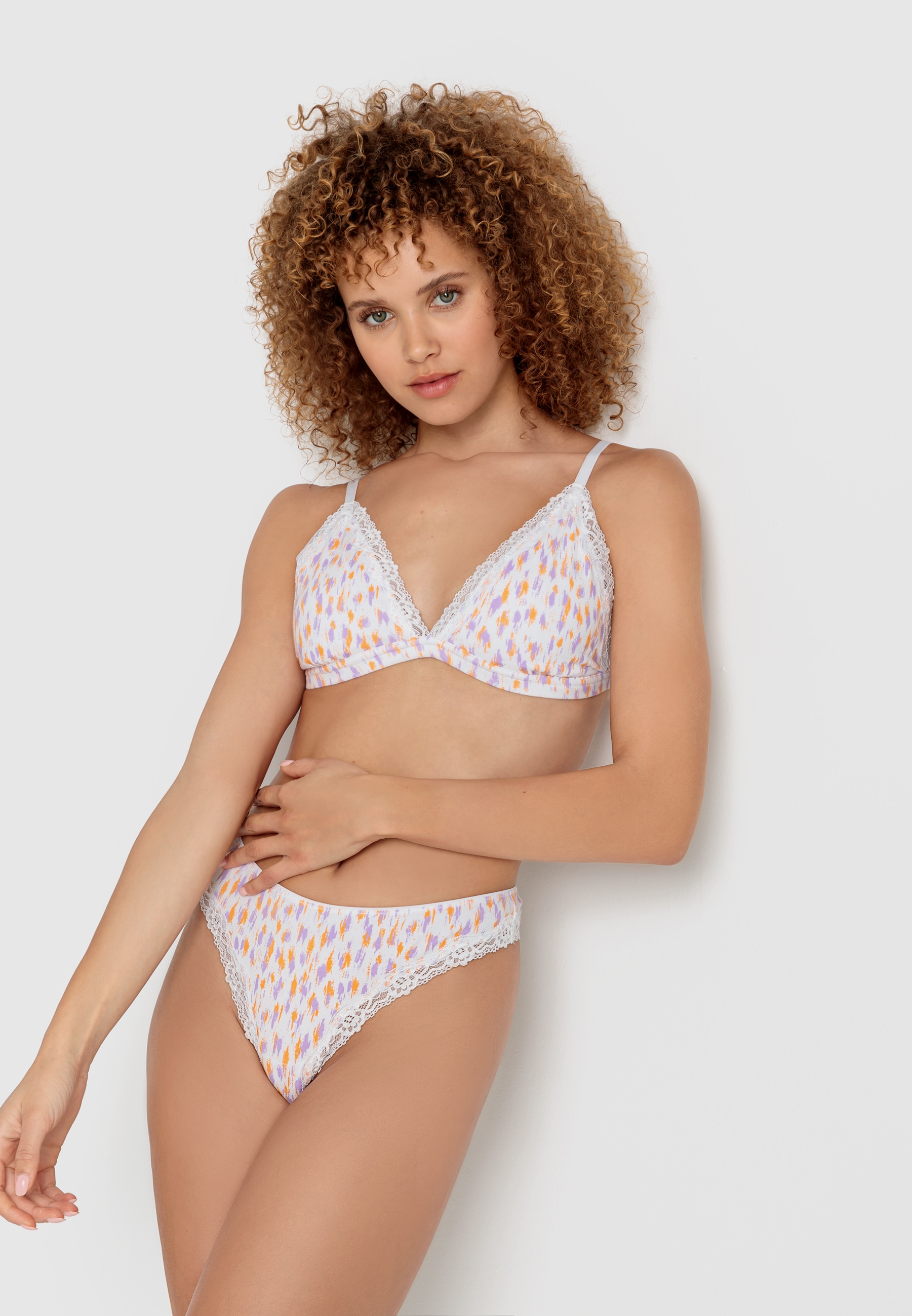 LSCN by LASCANA Bralette, mit zarter Spitzenkante