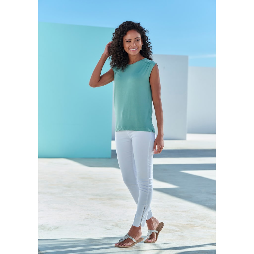 LASCANA Shirttop »mit dekorativer Schulterraffung«, aus weichem Viskose-Stretch