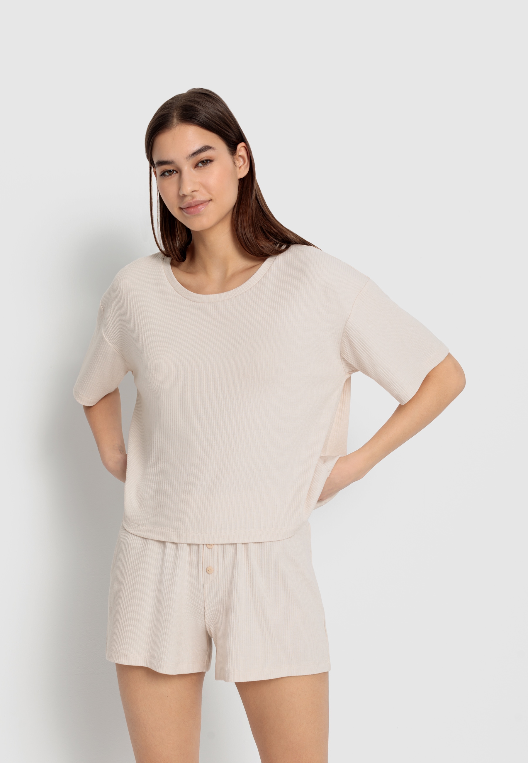 LSCN by LASCANA Shorty, (2 tlg.), mit kleiner Zierknopfleiste
