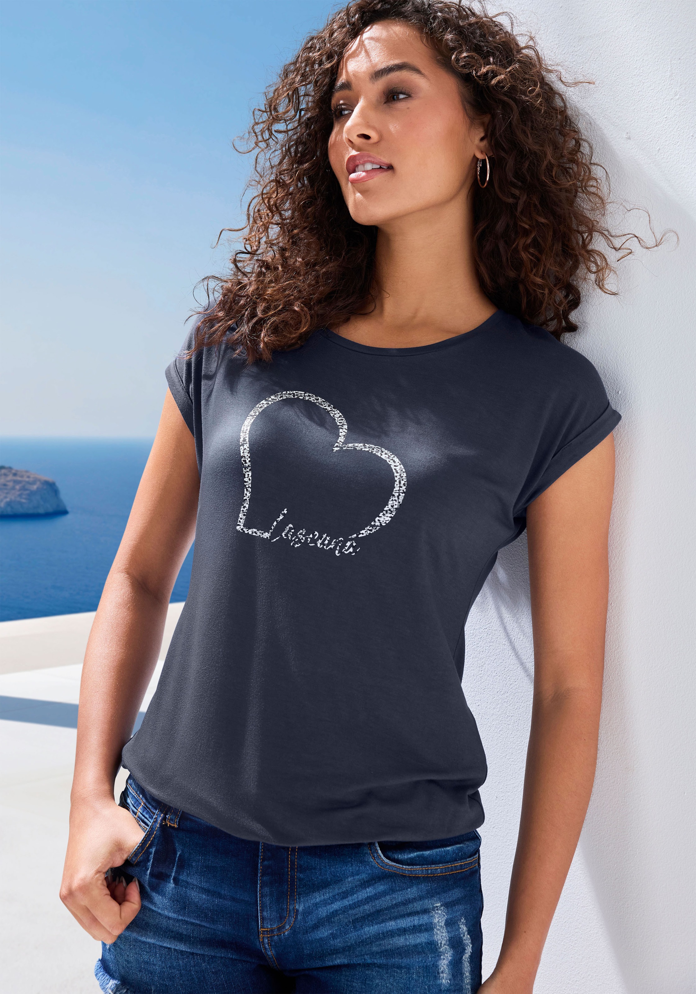 LASCANA Kurzarmshirt »mit Lascana Herz Print« aus weichem Viskose-Stretch