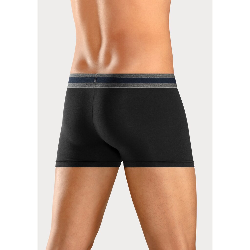 Bench. Boxer »Boxershorts für Herren«, (Packung, 4 St.), Unterhosen mit Overlock-Nähten vorn