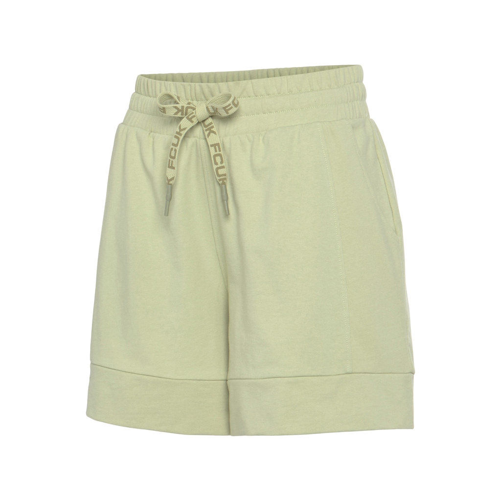 FCUK Sweatshorts, mit Längsteilungsnaht und Logoschriftzug, Loungewear