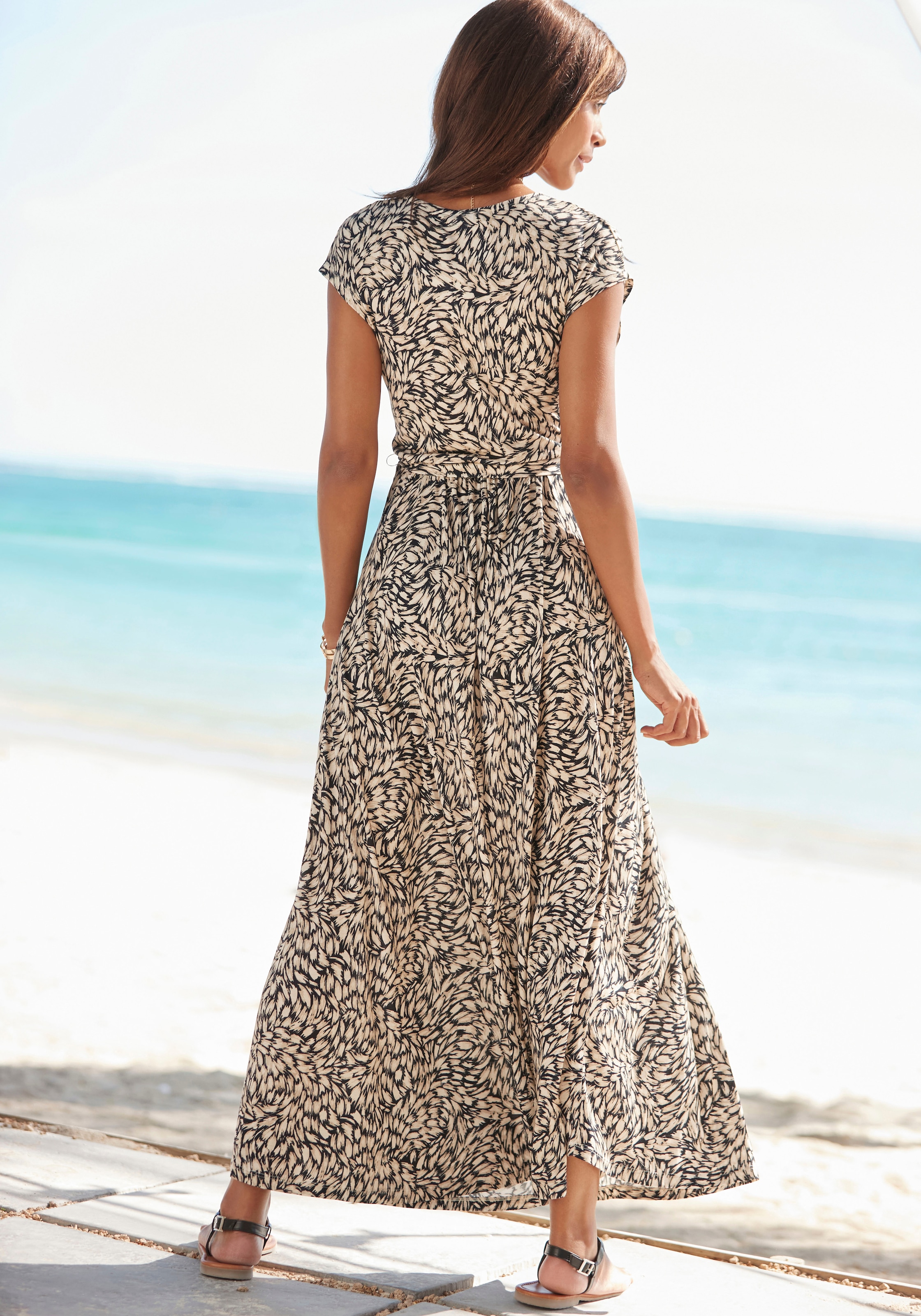 Buffalo Maxikleid, (mit Bindegürtel), mit Alloverdruck, Sommerkleid mit Taschen, Strandkleid