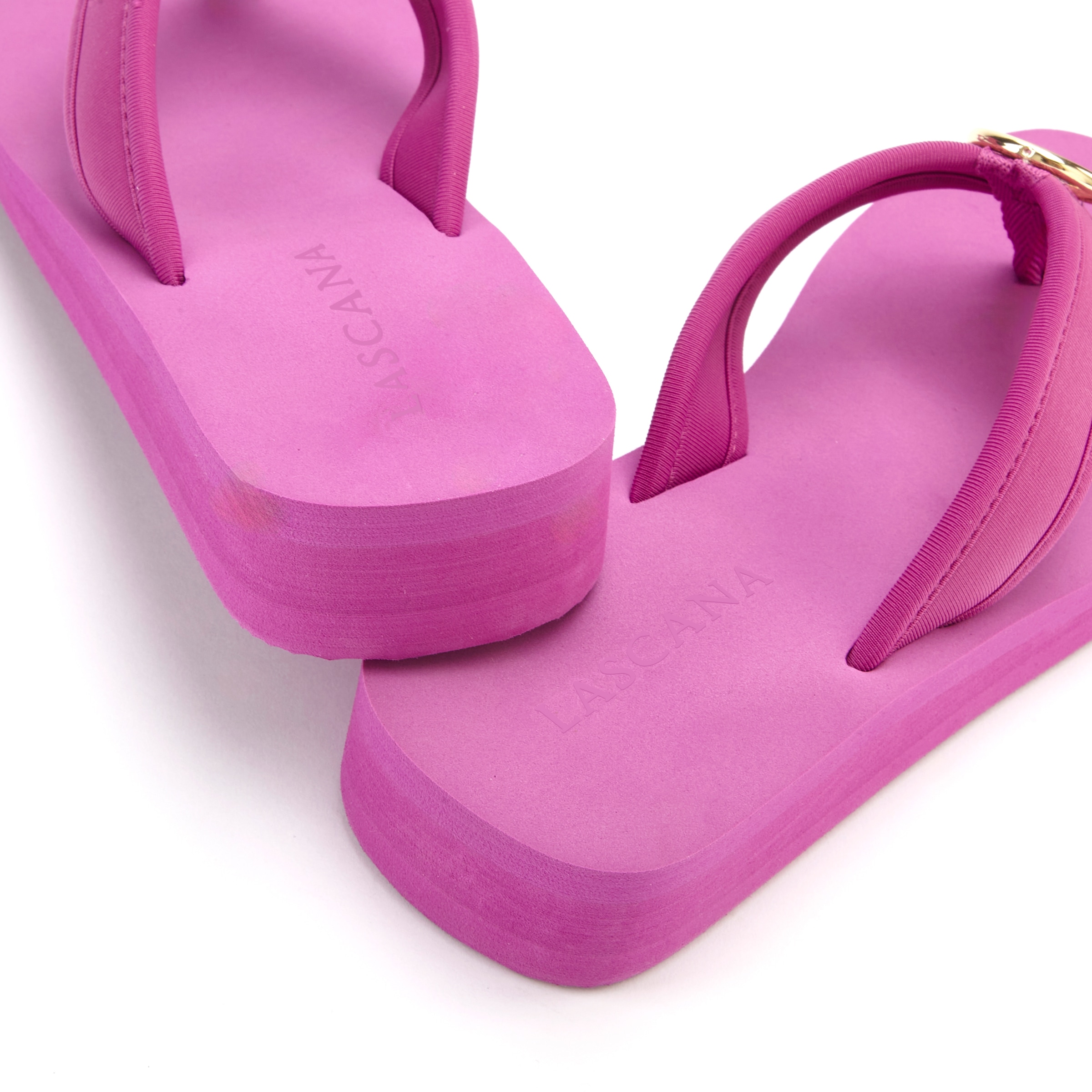 LASCANA Séparateur d'orteils de bain »Sandale, Badeschuh, Pantolette, Badelatsche, Flip Flop, Sommerschuh,«  Zehentrenner mit Ringapplikation "Italy" VEGAN