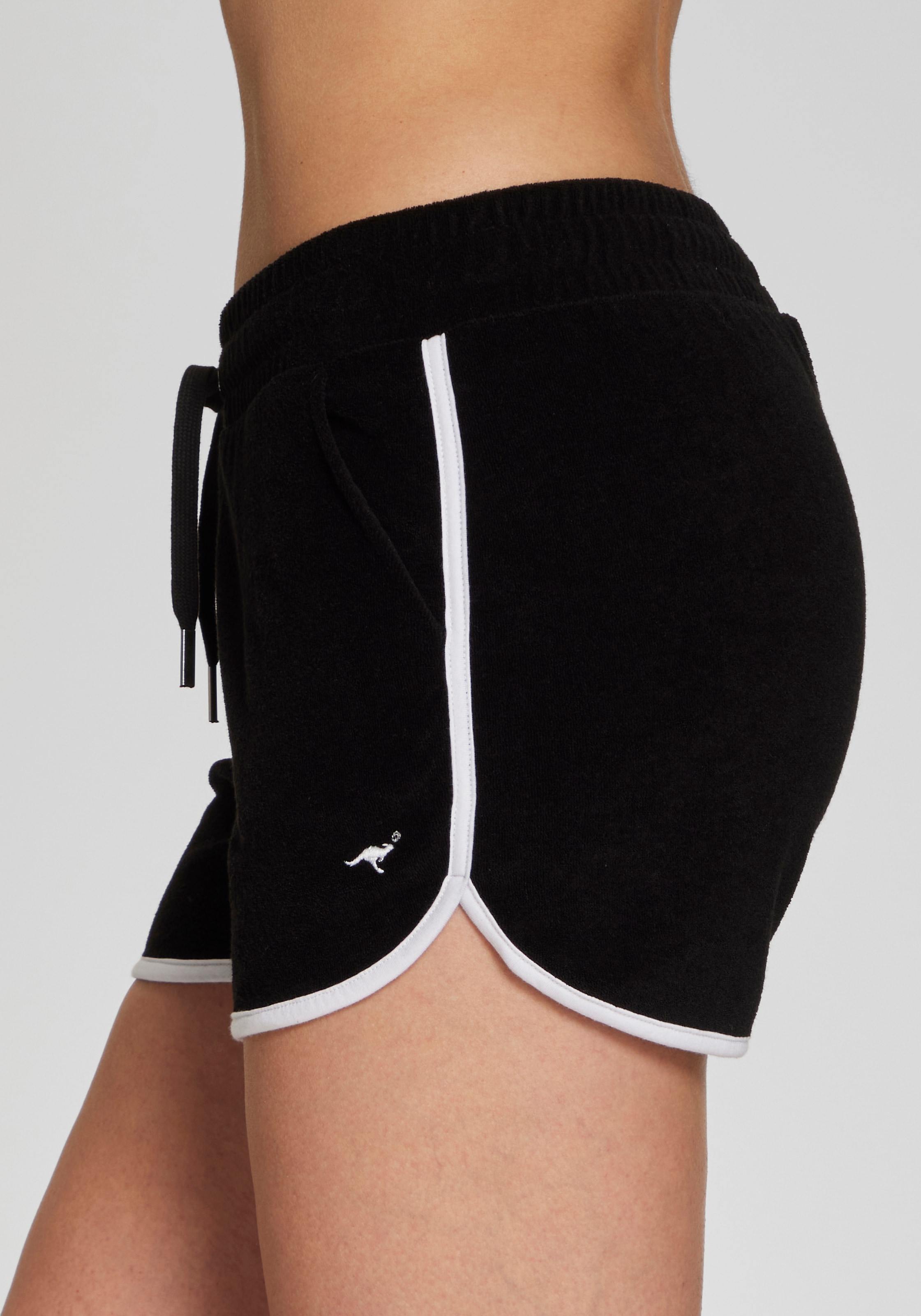KangaROOS Relaxshorts  mit sportlichem Seitenstreifen und weichem Frottee Material