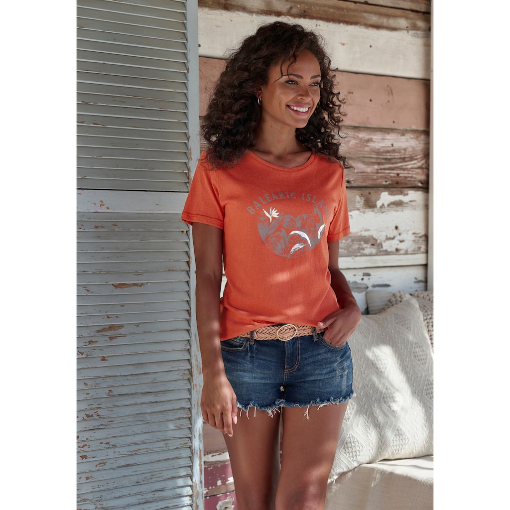 Vivance T-Shirt »mit schimmerndem Frontprint«, aus weicher Baumwoll-Qualität