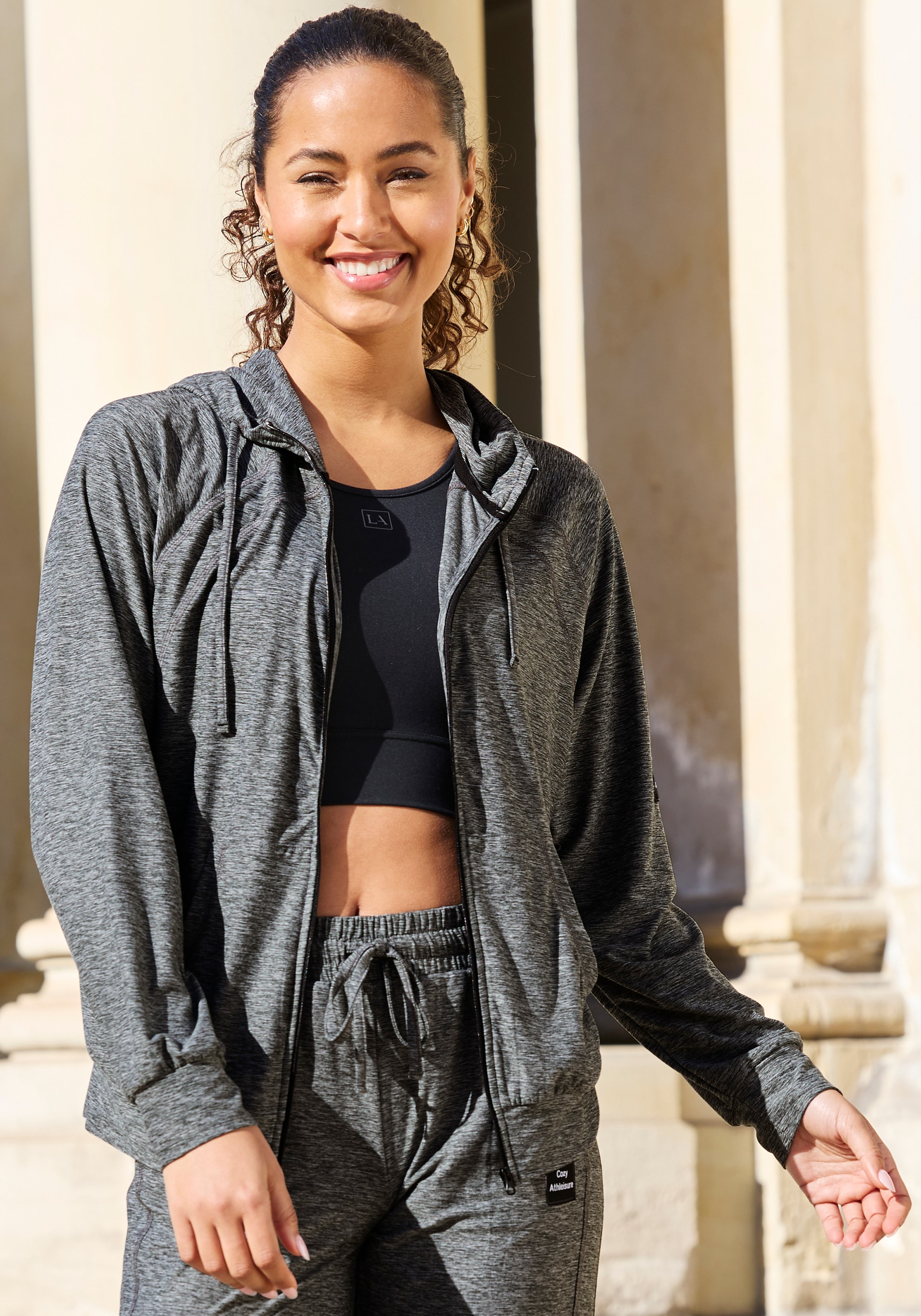 Vivance active Funktions-Kapuzensweatjacke mit Teilungsnähten und geteilte Kängurutasche