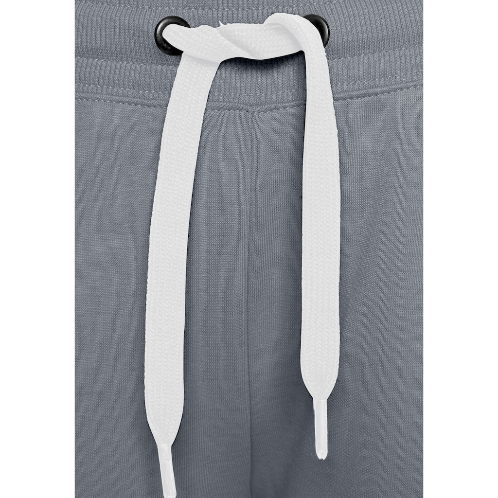 Bench. Loungewear Loungehose, mit Seitenstreifen und geradem Bein, Loungewear