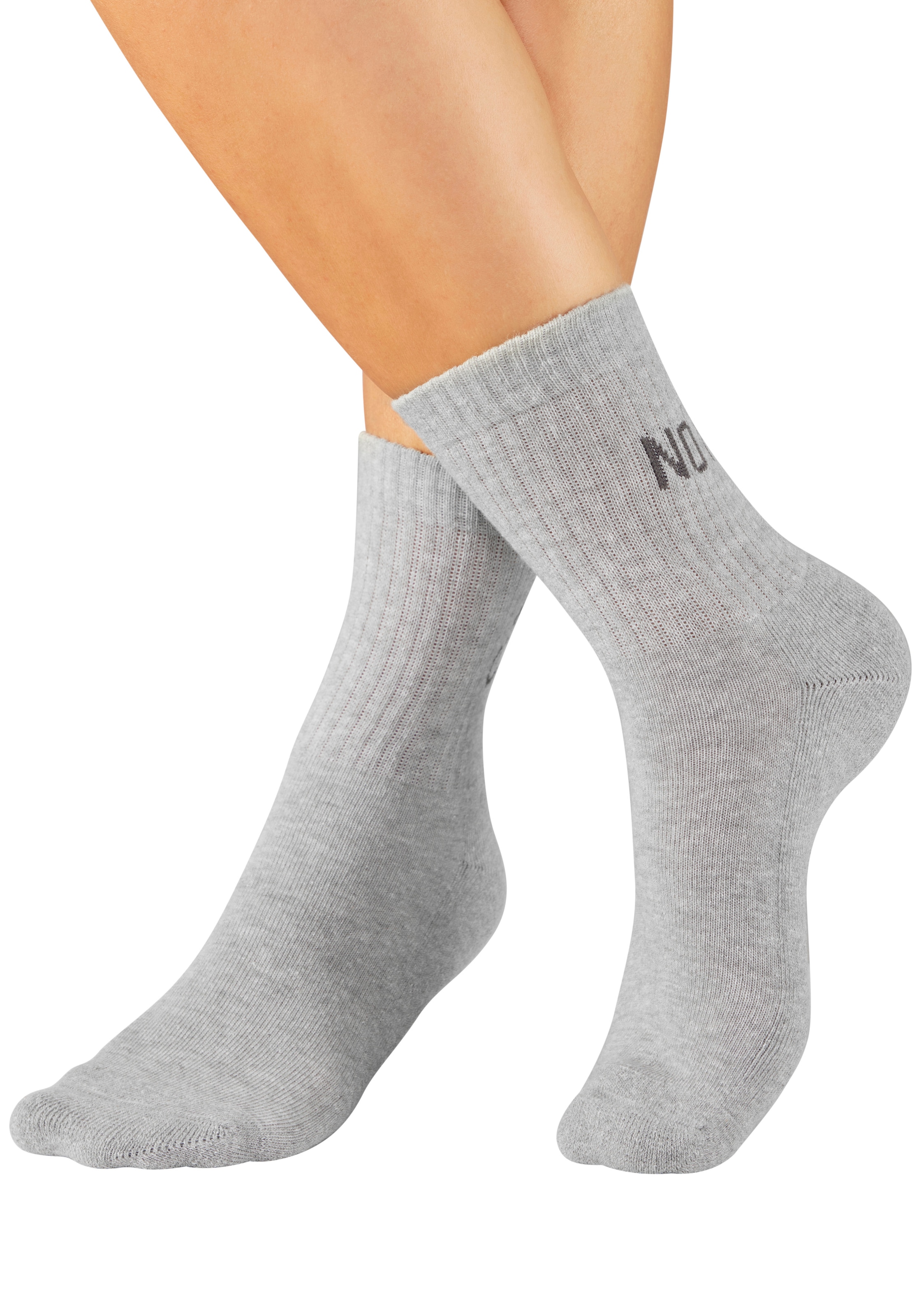 H.I.S Chaussettes de tennis »Damen Sportsocken daily socks« Paquet, 7 Couple tlg. avec du molleton bouclé au pied et des inscriptions attrayantes