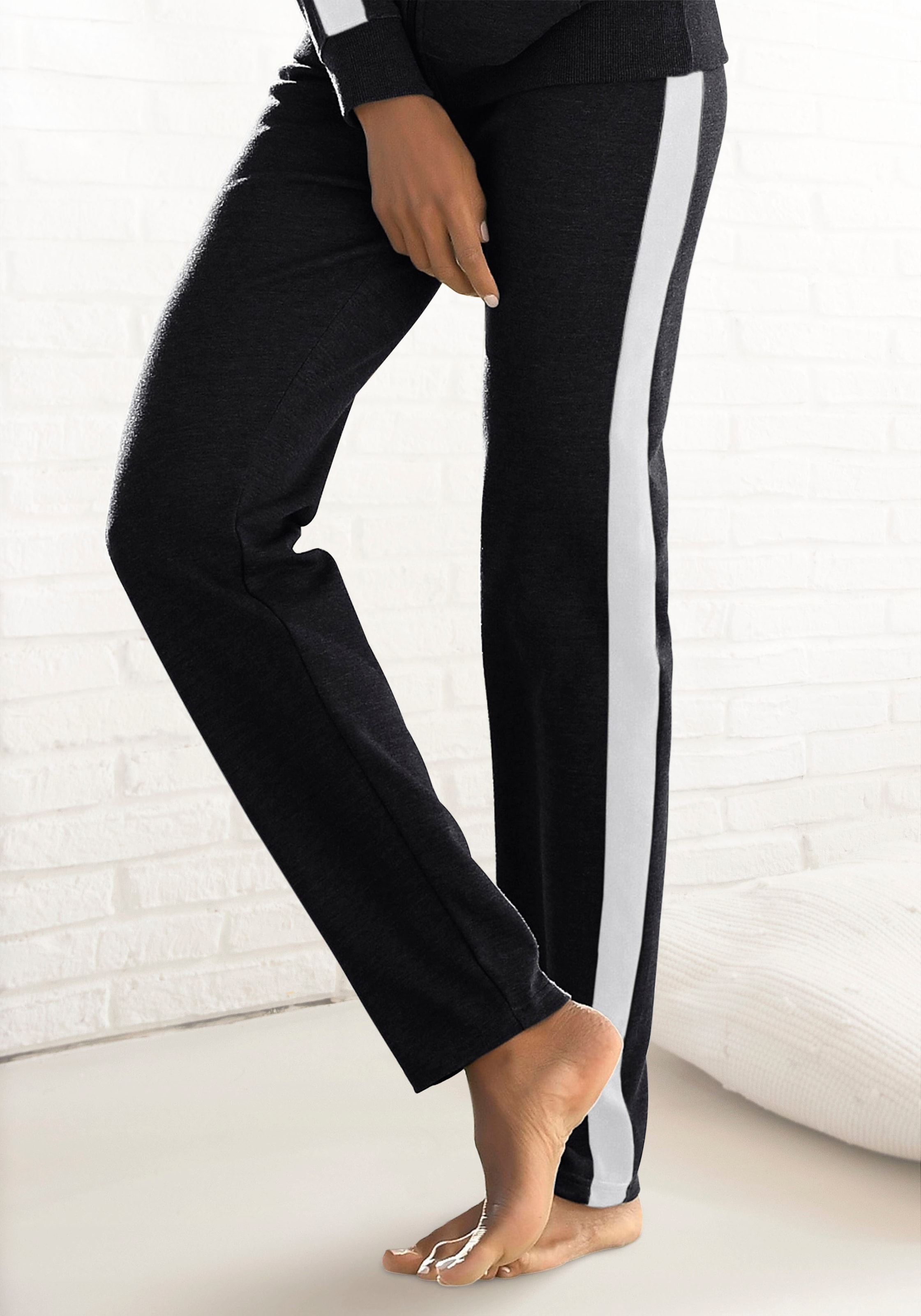 Bench. Loungewear Loungehose mit Seitenstreifen und geradem Bein, Loungewear