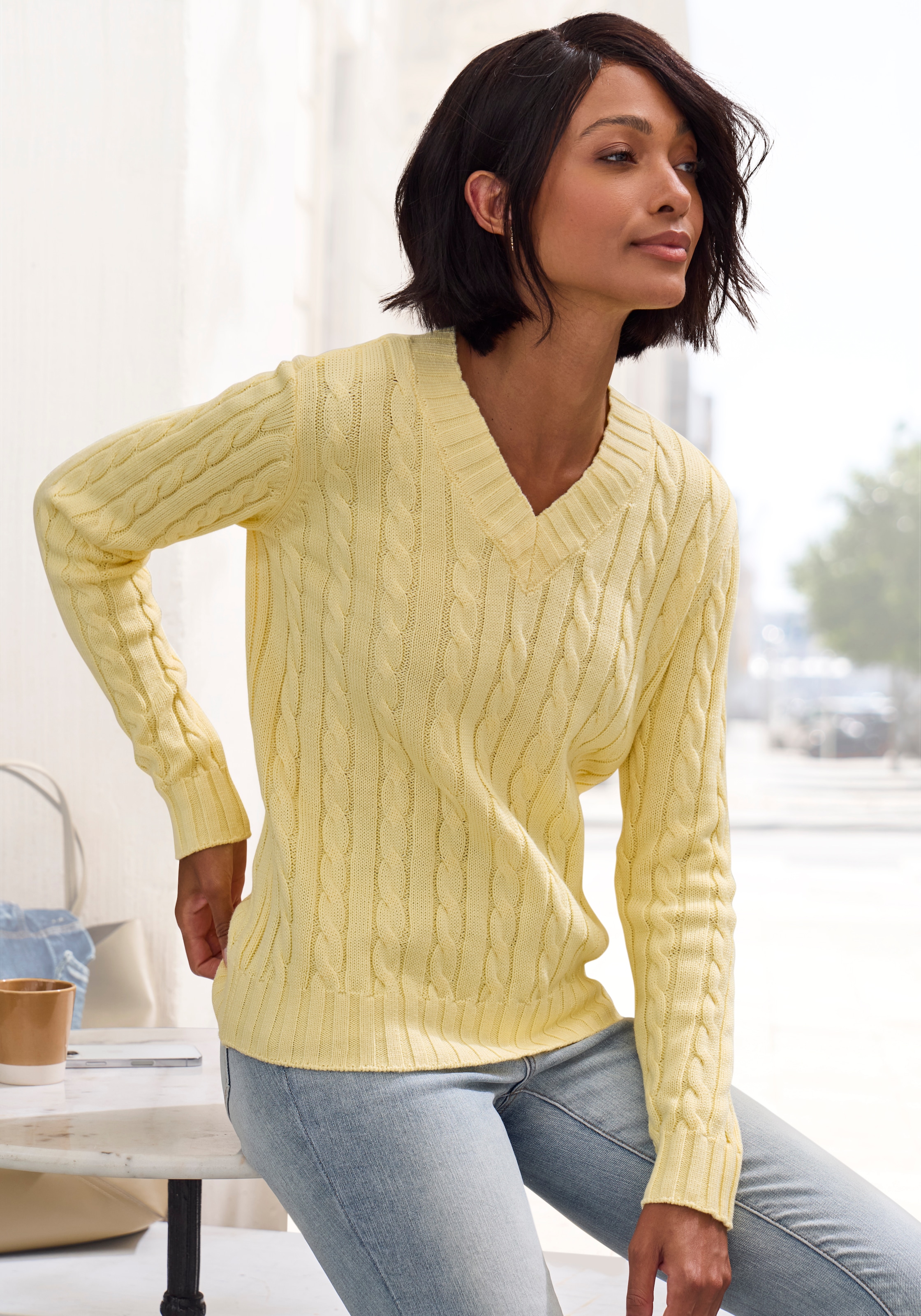 LASCANA Pull col V avec motif torsadé